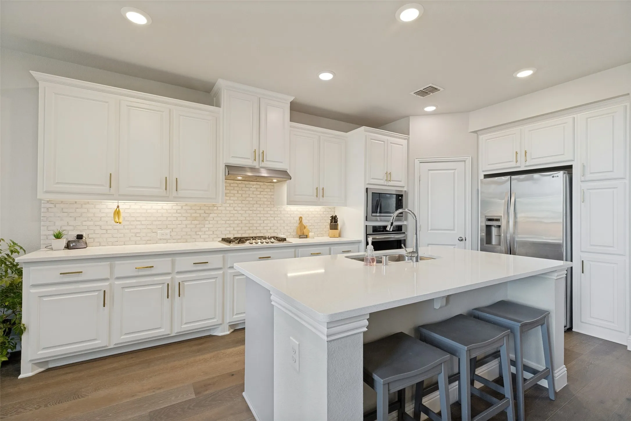 Single Family Residence For Sale in Collin County , 8620 Backwater Bay Cove, Mc Kinney, Texas 75071, 4 Bedroom, 3 Bathroom, 2 Garage spaces, 3,025 Sqft, built in 2019, mls#21364504, Real Estate Agent in Mc Kinney, Homes For Sale in Collin county, Homes For Sale in Mc Kinney, Realtor in Mc Kinney Texas, Real Estate Brokerage Independent Realty Texas, Luminita Cordes Realtor