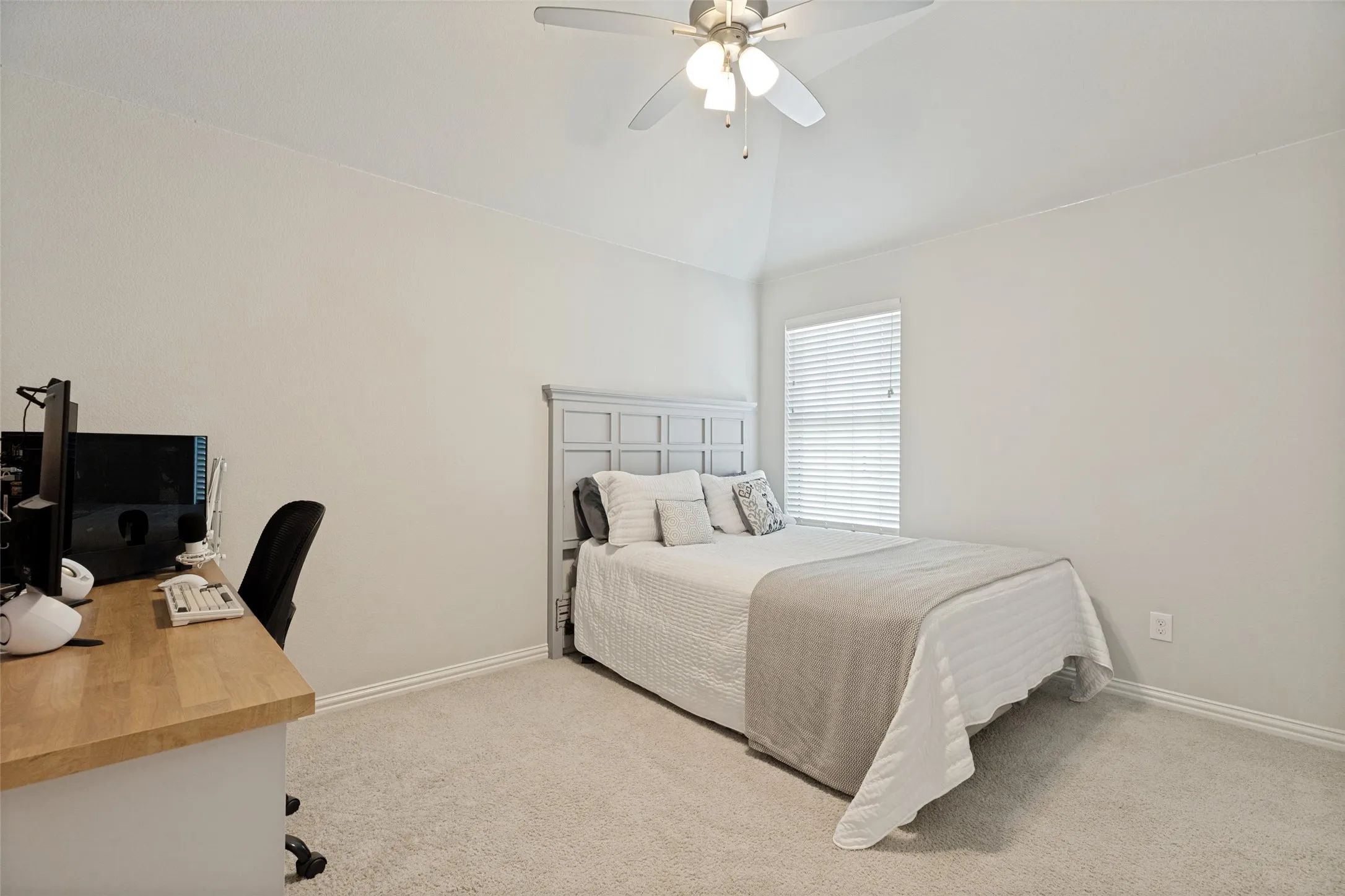 Single Family Residence For Sale in Collin County , 8620 Backwater Bay Cove, Mc Kinney, Texas 75071, 4 Bedroom, 3 Bathroom, 2 Garage spaces, 3,025 Sqft, built in 2019, mls#21364504, Real Estate Agent in Mc Kinney, Homes For Sale in Collin county, Homes For Sale in Mc Kinney, Realtor in Mc Kinney Texas, Real Estate Brokerage Independent Realty Texas, Luminita Cordes Realtor