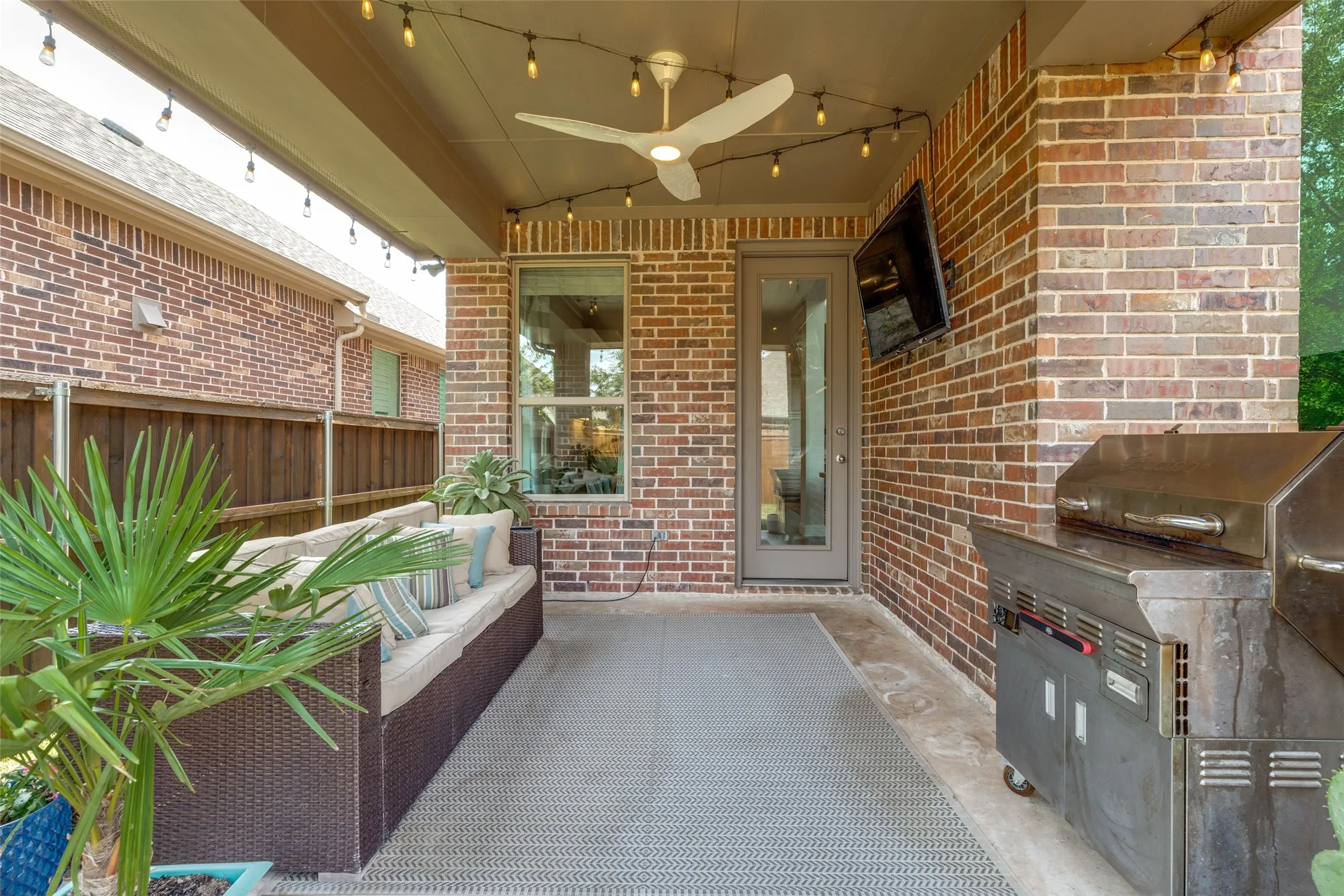 Single Family Residence For Sale in Collin County , 8620 Backwater Bay Cove, Mc Kinney, Texas 75071, 4 Bedroom, 3 Bathroom, 2 Garage spaces, 3,025 Sqft, built in 2019, mls#21364504, Real Estate Agent in Mc Kinney, Homes For Sale in Collin county, Homes For Sale in Mc Kinney, Realtor in Mc Kinney Texas, Real Estate Brokerage Independent Realty Texas, Luminita Cordes Realtor