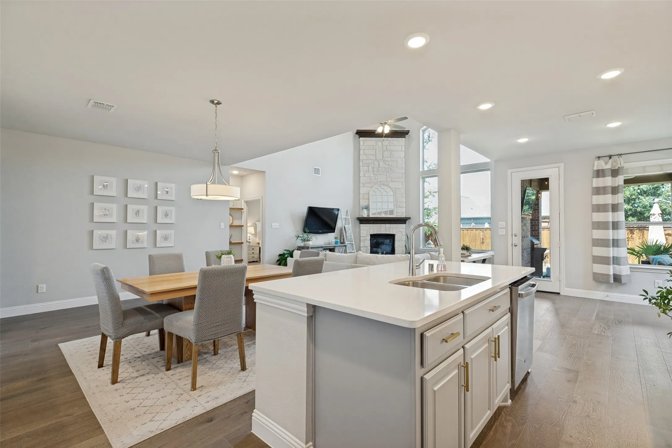 Single Family Residence For Sale in Collin County , 8620 Backwater Bay Cove, Mc Kinney, Texas 75071, 4 Bedroom, 3 Bathroom, 2 Garage spaces, 3,025 Sqft, built in 2019, mls#21364504, Real Estate Agent in Mc Kinney, Homes For Sale in Collin county, Homes For Sale in Mc Kinney, Realtor in Mc Kinney Texas, Real Estate Brokerage Independent Realty Texas, Luminita Cordes Realtor