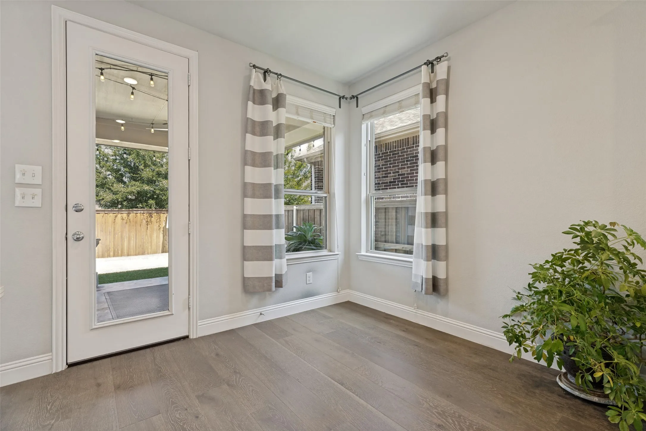 Single Family Residence For Sale in Collin County , 8620 Backwater Bay Cove, Mc Kinney, Texas 75071, 4 Bedroom, 3 Bathroom, 2 Garage spaces, 3,025 Sqft, built in 2019, mls#21364504, Real Estate Agent in Mc Kinney, Homes For Sale in Collin county, Homes For Sale in Mc Kinney, Realtor in Mc Kinney Texas, Real Estate Brokerage Independent Realty Texas, Luminita Cordes Realtor