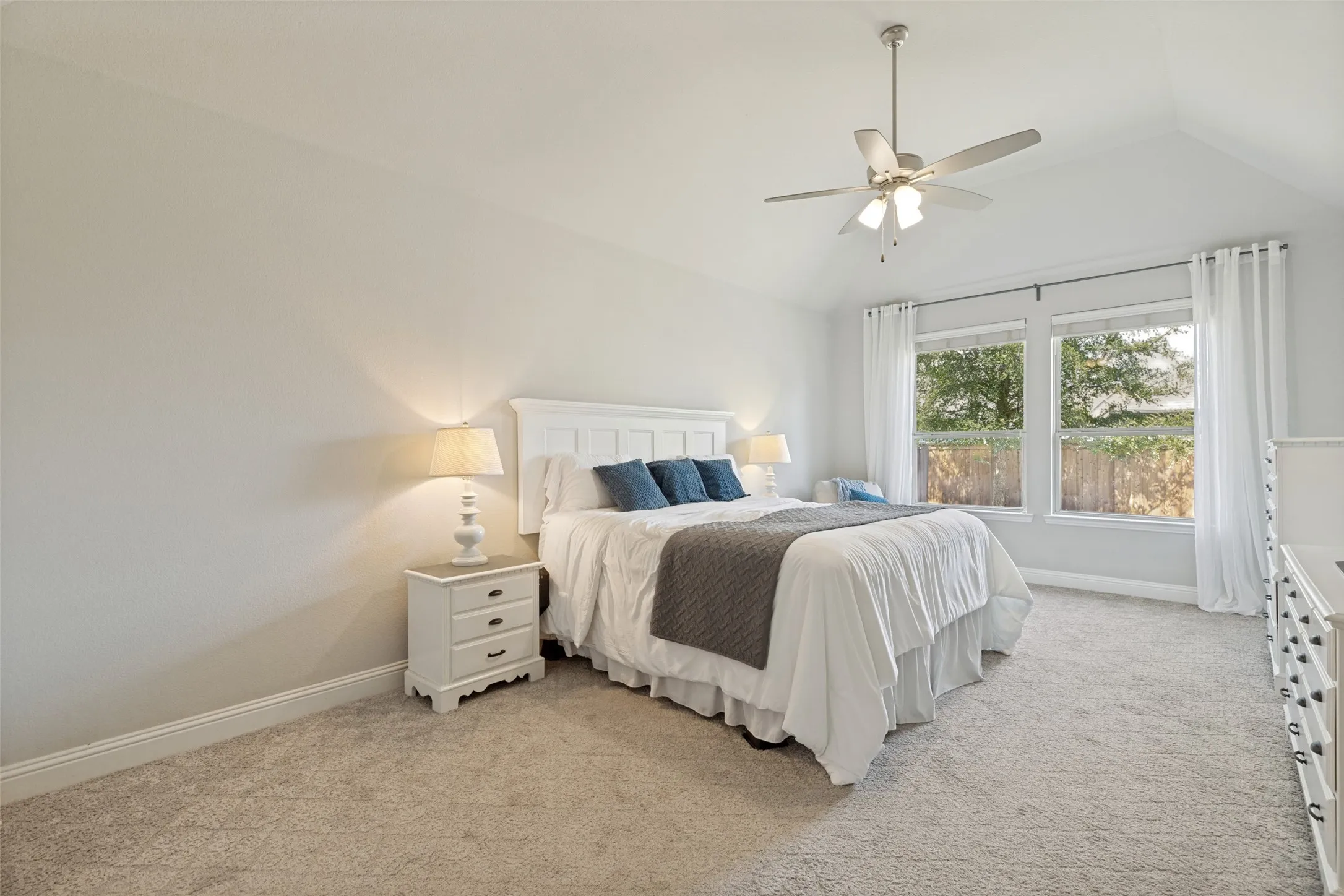 Single Family Residence For Sale in Collin County , 8620 Backwater Bay Cove, Mc Kinney, Texas 75071, 4 Bedroom, 3 Bathroom, 2 Garage spaces, 3,025 Sqft, built in 2019, mls#21364504, Real Estate Agent in Mc Kinney, Homes For Sale in Collin county, Homes For Sale in Mc Kinney, Realtor in Mc Kinney Texas, Real Estate Brokerage Independent Realty Texas, Luminita Cordes Realtor