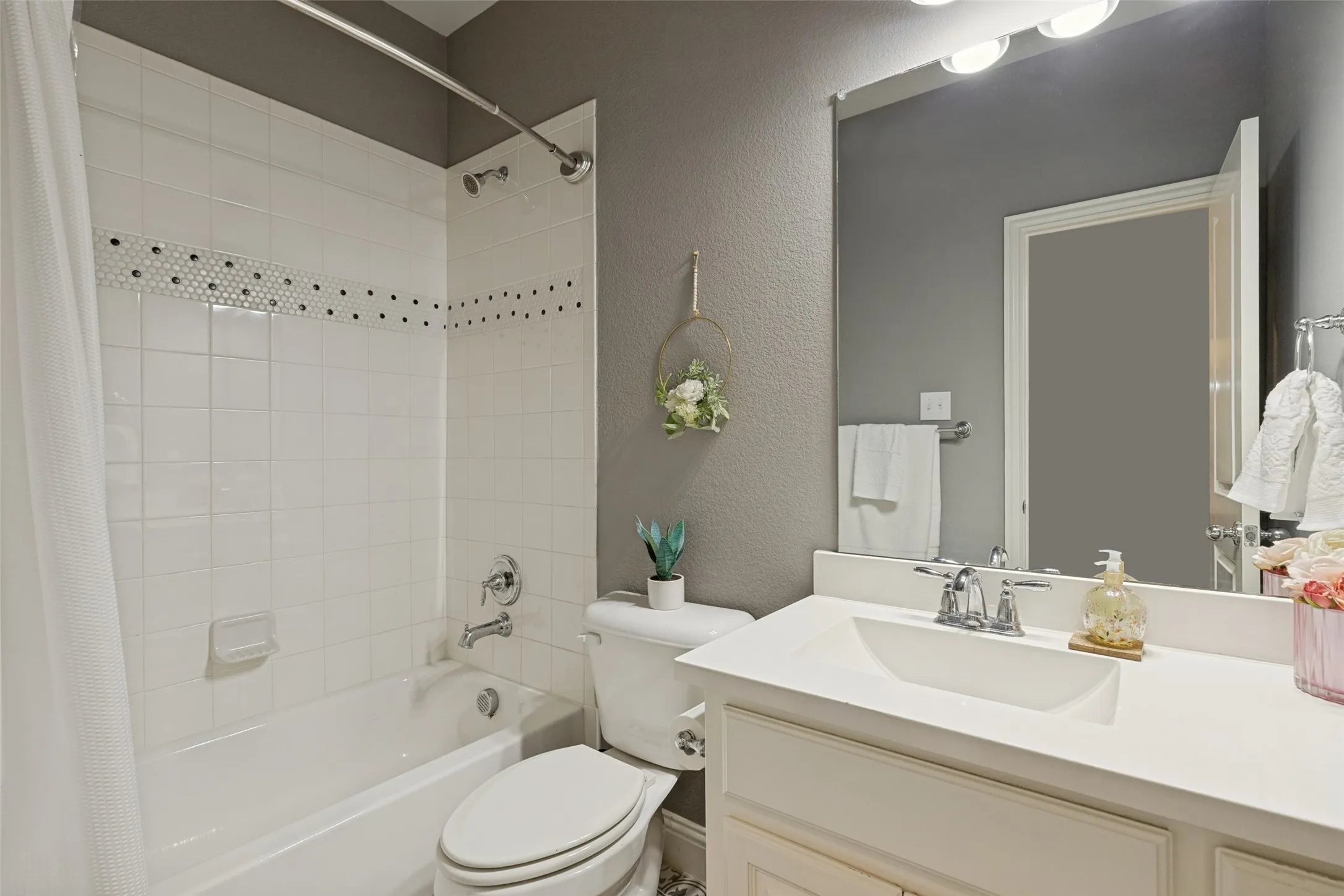 Single Family Residence For Sale in Collin County , 8620 Backwater Bay Cove, Mc Kinney, Texas 75071, 4 Bedroom, 3 Bathroom, 2 Garage spaces, 3,025 Sqft, built in 2019, mls#21364504, Real Estate Agent in Mc Kinney, Homes For Sale in Collin county, Homes For Sale in Mc Kinney, Realtor in Mc Kinney Texas, Real Estate Brokerage Independent Realty Texas, Luminita Cordes Realtor