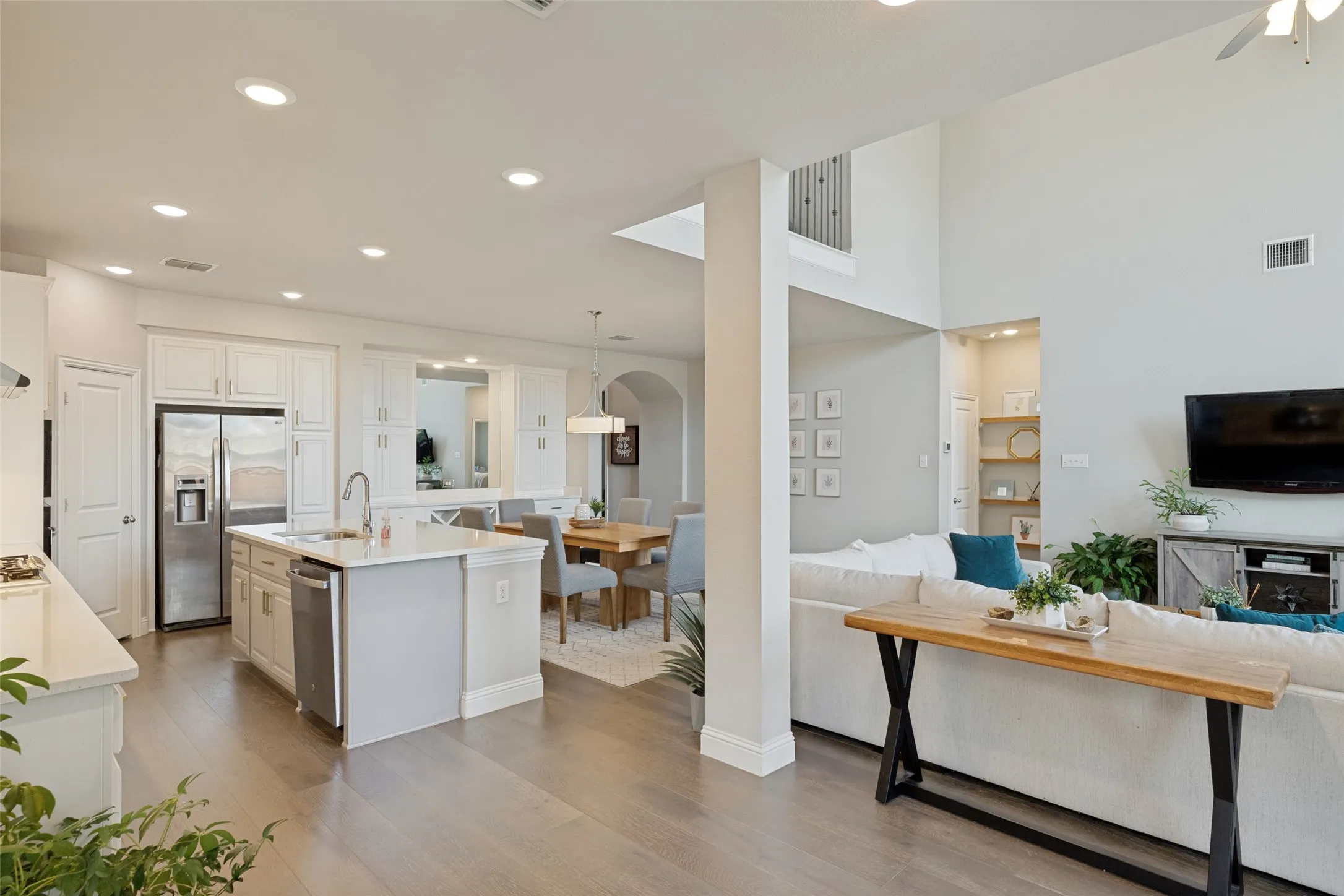 Single Family Residence For Sale in Collin County , 8620 Backwater Bay Cove, Mc Kinney, Texas 75071, 4 Bedroom, 3 Bathroom, 2 Garage spaces, 3,025 Sqft, built in 2019, mls#21364504, Real Estate Agent in Mc Kinney, Homes For Sale in Collin county, Homes For Sale in Mc Kinney, Realtor in Mc Kinney Texas, Real Estate Brokerage Independent Realty Texas, Luminita Cordes Realtor