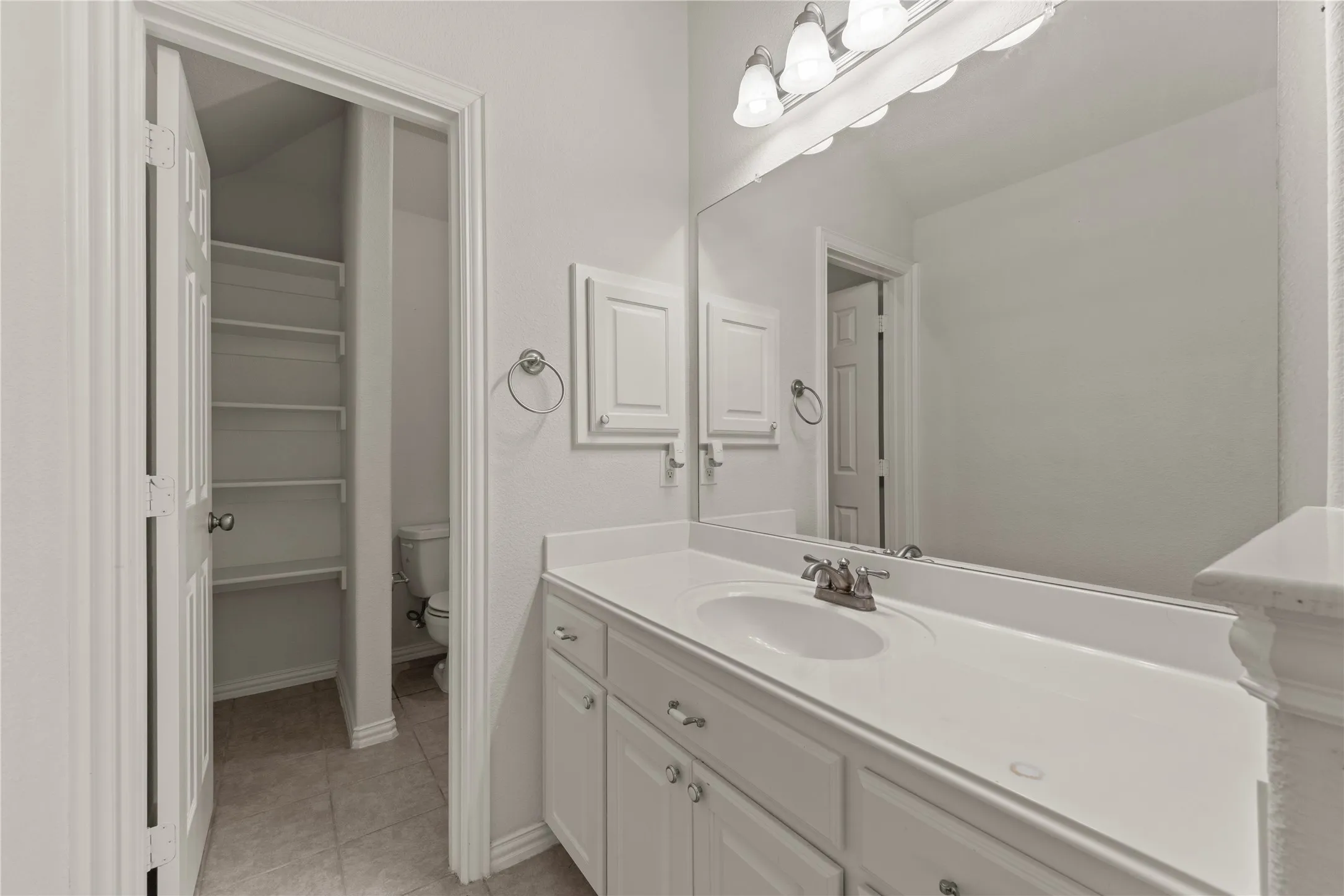 Single Family Residence For Sale in Collin County , 1615 Thornberry Drive, Wylie, Texas 75098, 4 Bedroom, 4 Bathroom, 2 Garage spaces, 3,584 Sqft, built in 2009, mls#21364803, Real Estate Agent in Wylie, Homes For Sale in Collin county, Homes For Sale in Wylie, Realtor in Wylie Texas, Real Estate Brokerage Independent Realty Texas, Luminita Cordes Realtor