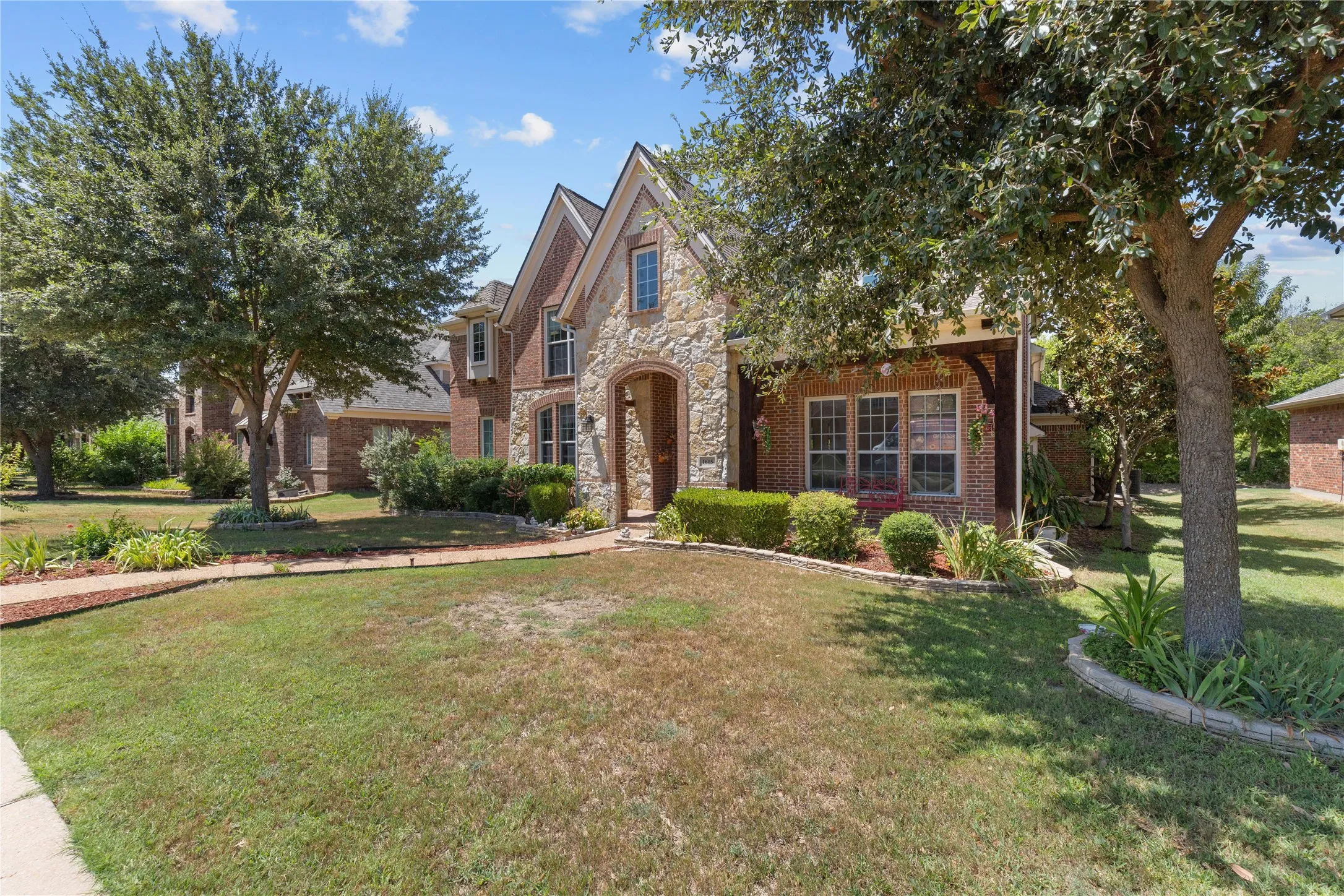 Single Family Residence For Sale in Collin County , 1615 Thornberry Drive, Wylie, Texas 75098, 4 Bedroom, 4 Bathroom, 2 Garage spaces, 3,584 Sqft, built in 2009, mls#21364803, Real Estate Agent in Wylie, Homes For Sale in Collin county, Homes For Sale in Wylie, Realtor in Wylie Texas, Real Estate Brokerage Independent Realty Texas, Luminita Cordes Realtor