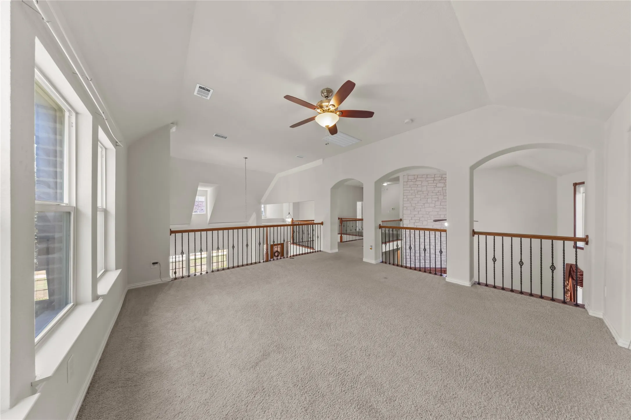 Single Family Residence For Sale in Collin County , 1615 Thornberry Drive, Wylie, Texas 75098, 4 Bedroom, 4 Bathroom, 2 Garage spaces, 3,584 Sqft, built in 2009, mls#21364803, Real Estate Agent in Wylie, Homes For Sale in Collin county, Homes For Sale in Wylie, Realtor in Wylie Texas, Real Estate Brokerage Independent Realty Texas, Luminita Cordes Realtor