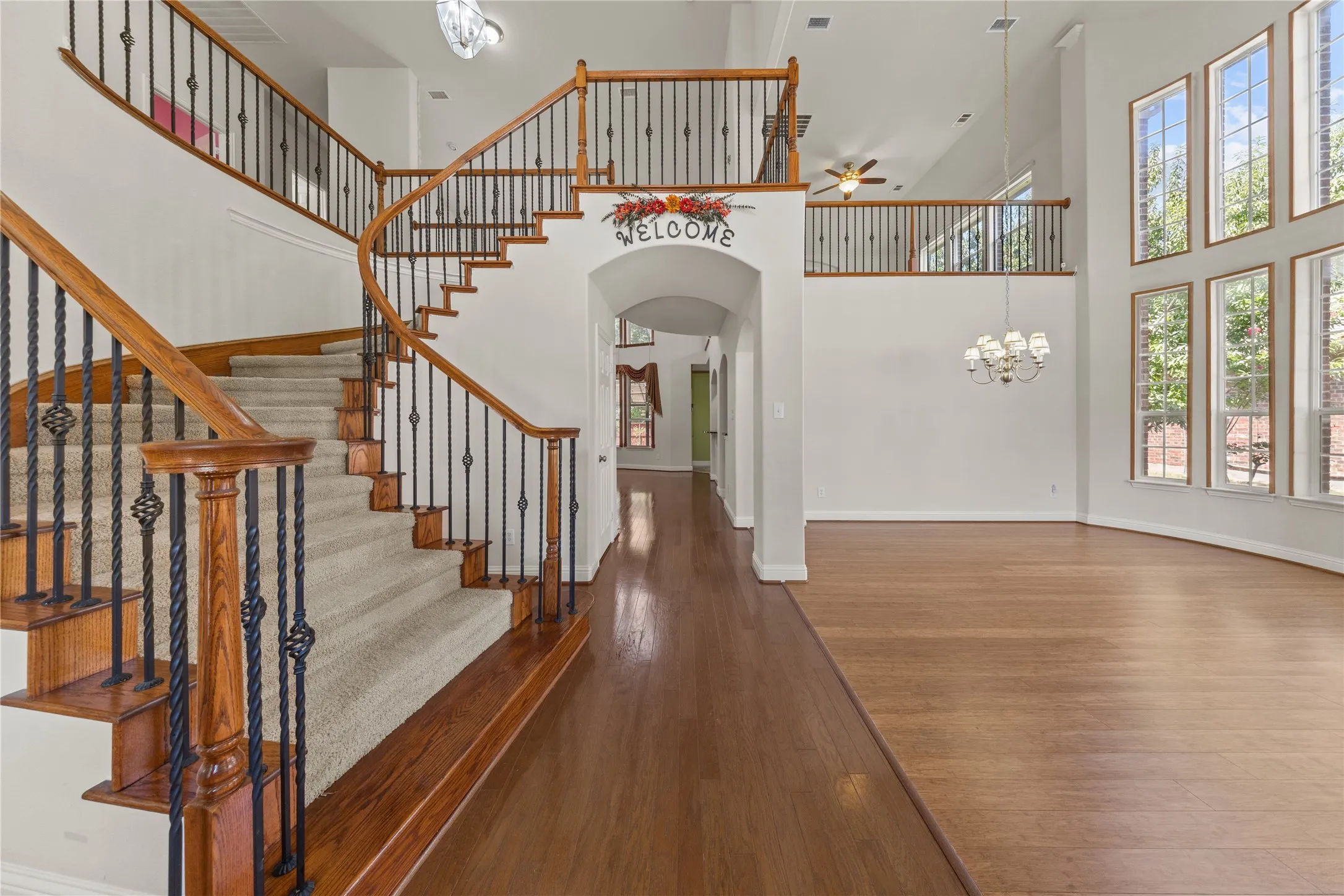 Single Family Residence For Sale in Collin County , 1615 Thornberry Drive, Wylie, Texas 75098, 4 Bedroom, 4 Bathroom, 2 Garage spaces, 3,584 Sqft, built in 2009, mls#21364803, Real Estate Agent in Wylie, Homes For Sale in Collin county, Homes For Sale in Wylie, Realtor in Wylie Texas, Real Estate Brokerage Independent Realty Texas, Luminita Cordes Realtor