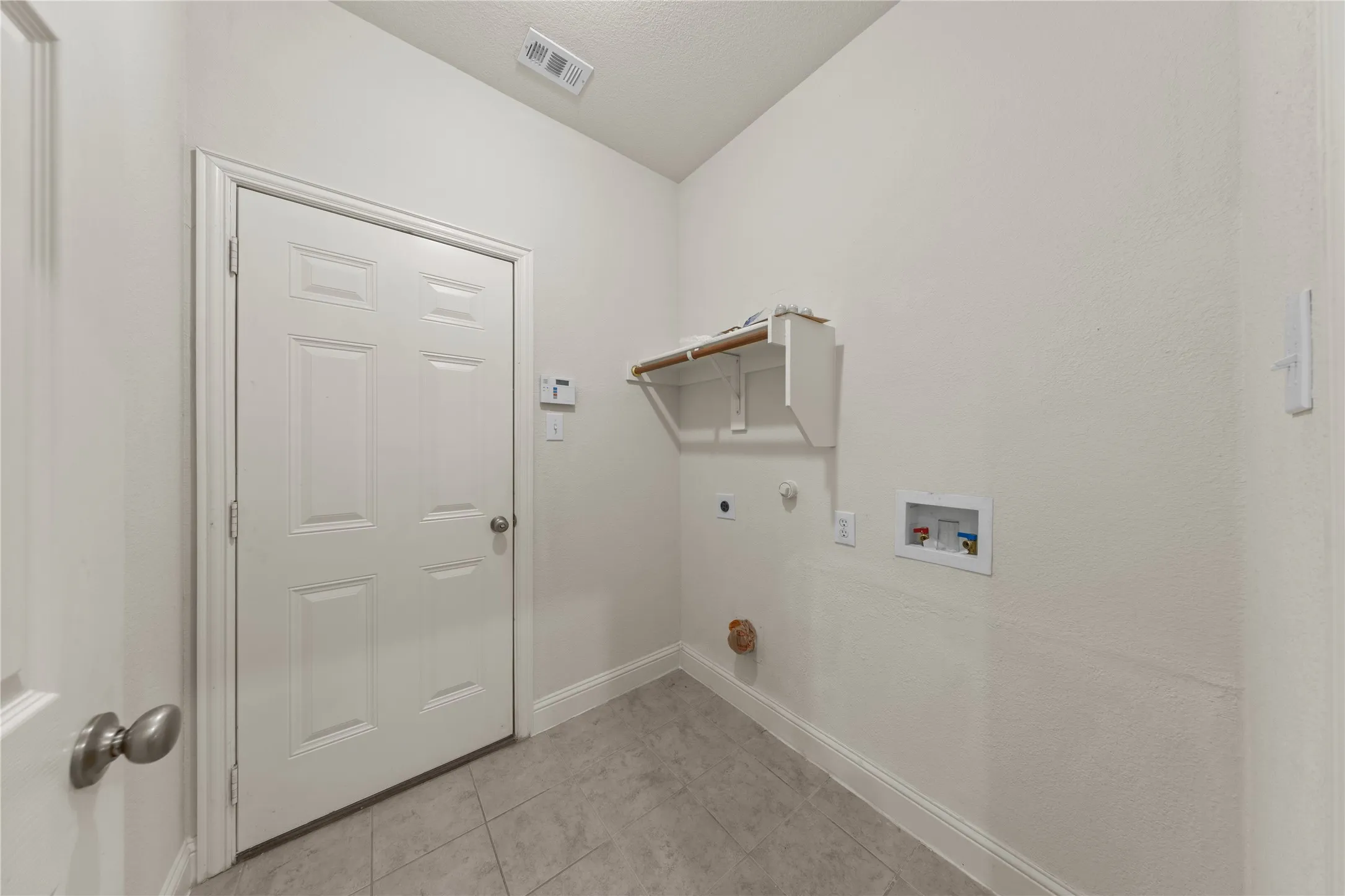 Single Family Residence For Sale in Collin County , 1615 Thornberry Drive, Wylie, Texas 75098, 4 Bedroom, 4 Bathroom, 2 Garage spaces, 3,584 Sqft, built in 2009, mls#21364803, Real Estate Agent in Wylie, Homes For Sale in Collin county, Homes For Sale in Wylie, Realtor in Wylie Texas, Real Estate Brokerage Independent Realty Texas, Luminita Cordes Realtor