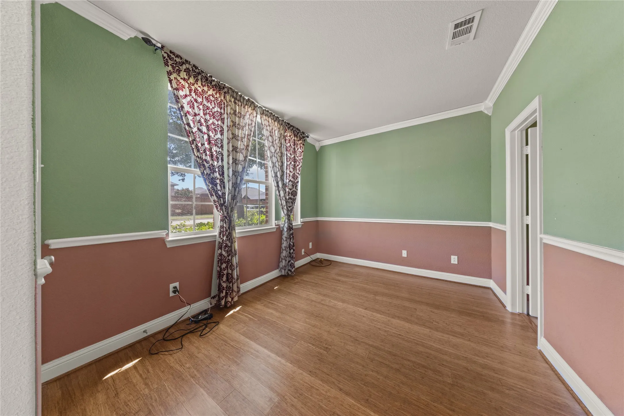 Single Family Residence For Sale in Collin County , 1615 Thornberry Drive, Wylie, Texas 75098, 4 Bedroom, 4 Bathroom, 2 Garage spaces, 3,584 Sqft, built in 2009, mls#21364803, Real Estate Agent in Wylie, Homes For Sale in Collin county, Homes For Sale in Wylie, Realtor in Wylie Texas, Real Estate Brokerage Independent Realty Texas, Luminita Cordes Realtor