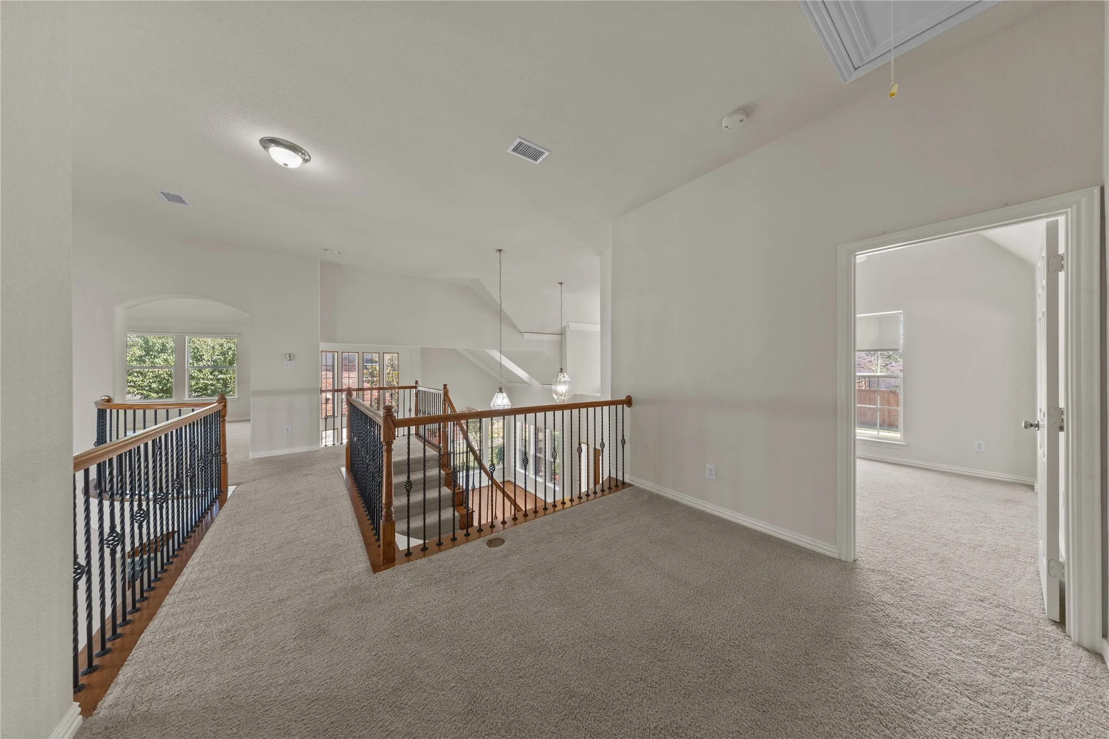 Single Family Residence For Sale in Collin County , 1615 Thornberry Drive, Wylie, Texas 75098, 4 Bedroom, 4 Bathroom, 2 Garage spaces, 3,584 Sqft, built in 2009, mls#21364803, Real Estate Agent in Wylie, Homes For Sale in Collin county, Homes For Sale in Wylie, Realtor in Wylie Texas, Real Estate Brokerage Independent Realty Texas, Luminita Cordes Realtor