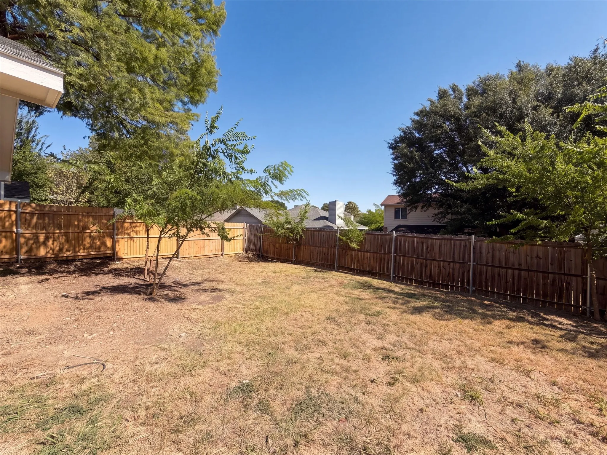 Single Family Residence For Sale in Tarrant County , 5624 Shady Springs Trail, Fort Worth, Texas 76179, 2 Bedroom, 1 Bathroom, 1 Garage spaces, 1,170 Sqft, built in 1987, mls#21365461, Real Estate Agent in Fort Worth, Homes For Sale in Tarrant county, Homes For Sale in Fort Worth, Realtor in Fort Worth Texas, Real Estate Brokerage Independent Realty Texas, Luminita Cordes Realtor