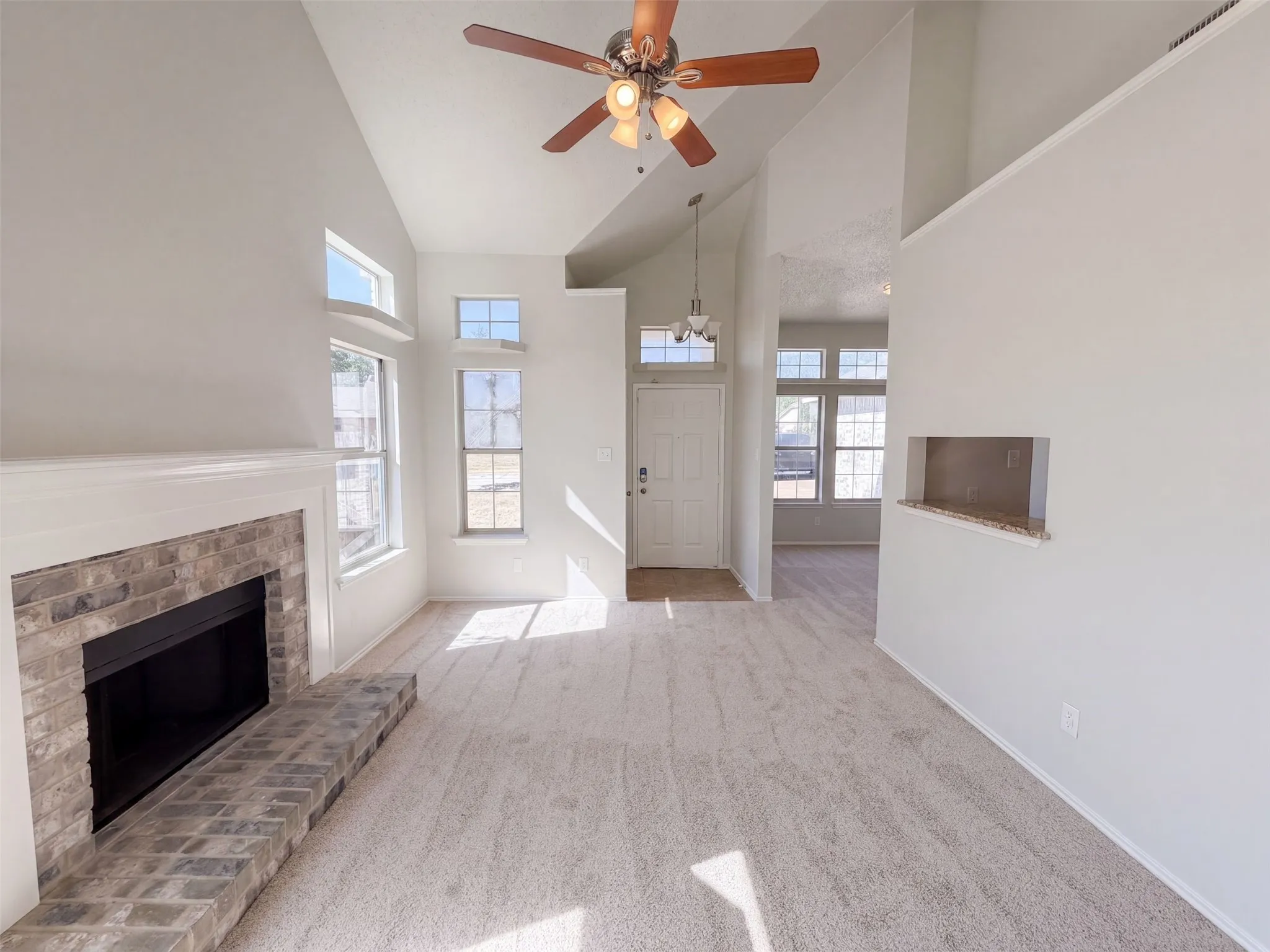 Single Family Residence For Sale in Tarrant County , 5624 Shady Springs Trail, Fort Worth, Texas 76179, 2 Bedroom, 1 Bathroom, 1 Garage spaces, 1,170 Sqft, built in 1987, mls#21365461, Real Estate Agent in Fort Worth, Homes For Sale in Tarrant county, Homes For Sale in Fort Worth, Realtor in Fort Worth Texas, Real Estate Brokerage Independent Realty Texas, Luminita Cordes Realtor