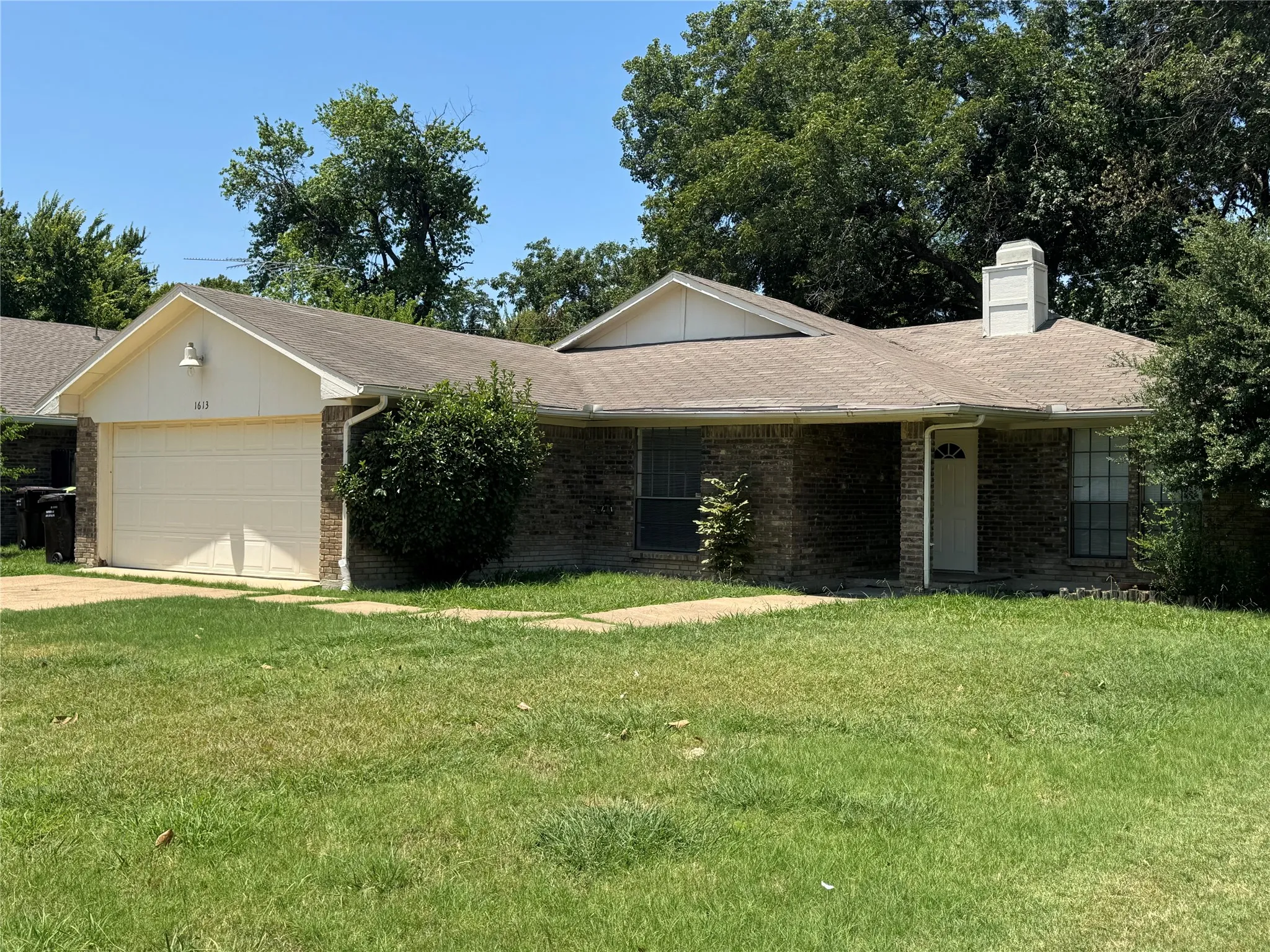 1613 Jasmine Lane