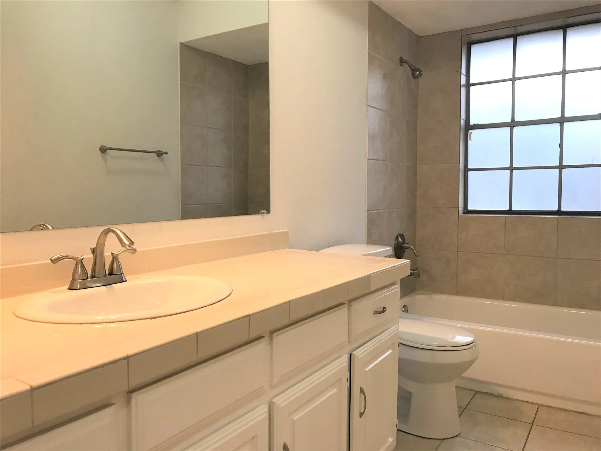 Shared full bathroom