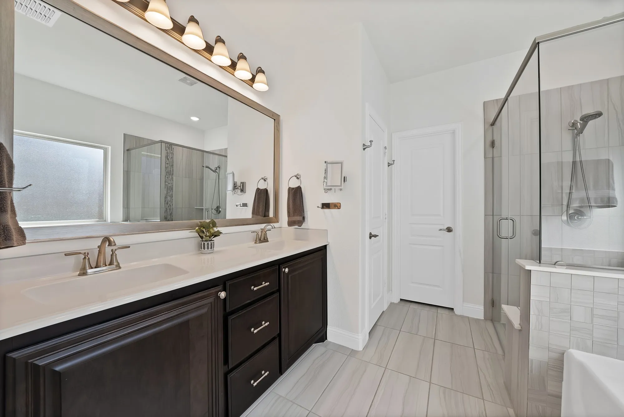 Single Family Residence For Sale in Collin County , 1330 Lantern Faith Drive, Wylie, Texas 75098, 4 Bedroom, 3 Bathroom, 2 Garage spaces, 3,034 Sqft, built in 2017, mls#21364264, Real Estate Agent in Wylie, Homes For Sale in Collin county, Homes For Sale in Wylie, Realtor in Wylie Texas, Real Estate Brokerage Independent Realty Texas, Luminita Cordes Realtor