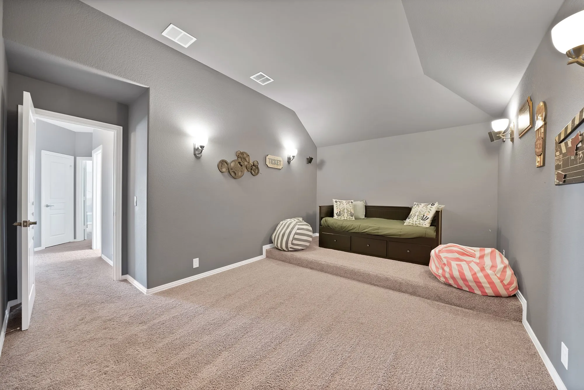 Single Family Residence For Sale in Collin County , 1330 Lantern Faith Drive, Wylie, Texas 75098, 4 Bedroom, 3 Bathroom, 2 Garage spaces, 3,034 Sqft, built in 2017, mls#21364264, Real Estate Agent in Wylie, Homes For Sale in Collin county, Homes For Sale in Wylie, Realtor in Wylie Texas, Real Estate Brokerage Independent Realty Texas, Luminita Cordes Realtor