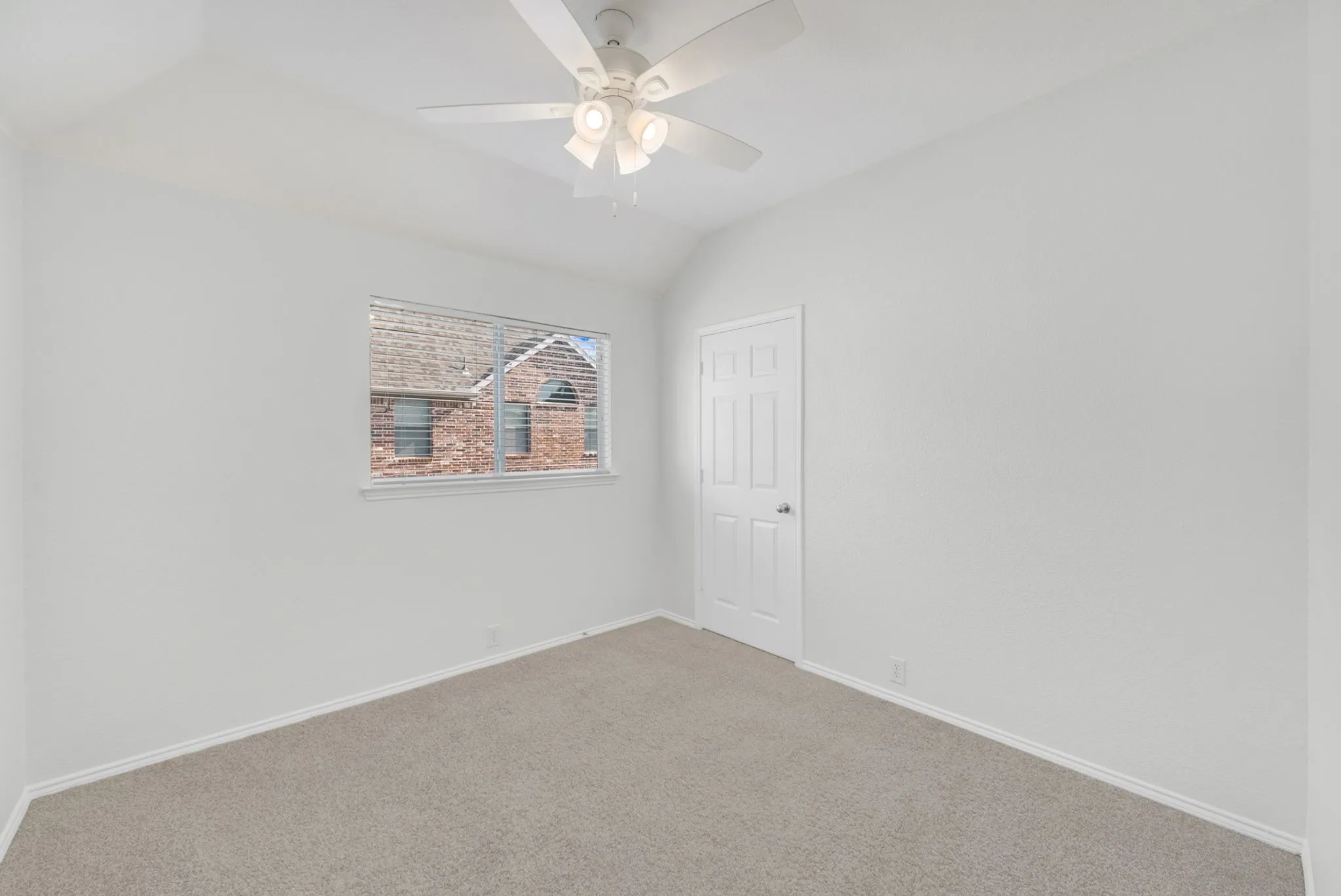 Single Family Residence For Sale in Denton County , 11070 Sonterra Lane, Frisco, Texas 75033, 5 Bedroom, 4 Bathroom, 3 Garage spaces, 3,449 Sqft, built in 2004, mls#21364257, Real Estate Agent in Frisco, Homes For Sale in Denton county, Homes For Sale in Frisco, Realtor in Frisco Texas, Real Estate Brokerage Independent Realty Texas, Luminita Cordes Realtor