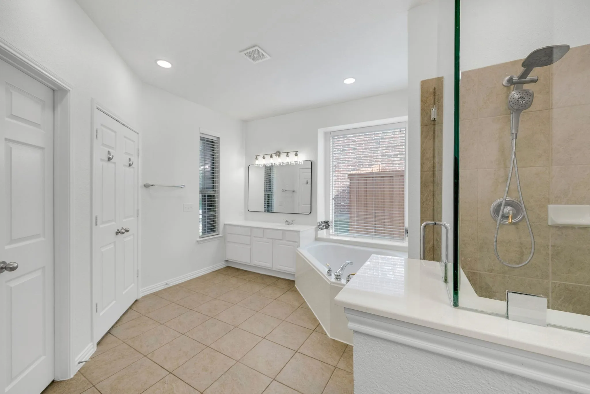 Single Family Residence For Sale in Denton County , 11070 Sonterra Lane, Frisco, Texas 75033, 5 Bedroom, 4 Bathroom, 3 Garage spaces, 3,449 Sqft, built in 2004, mls#21364257, Real Estate Agent in Frisco, Homes For Sale in Denton county, Homes For Sale in Frisco, Realtor in Frisco Texas, Real Estate Brokerage Independent Realty Texas, Luminita Cordes Realtor