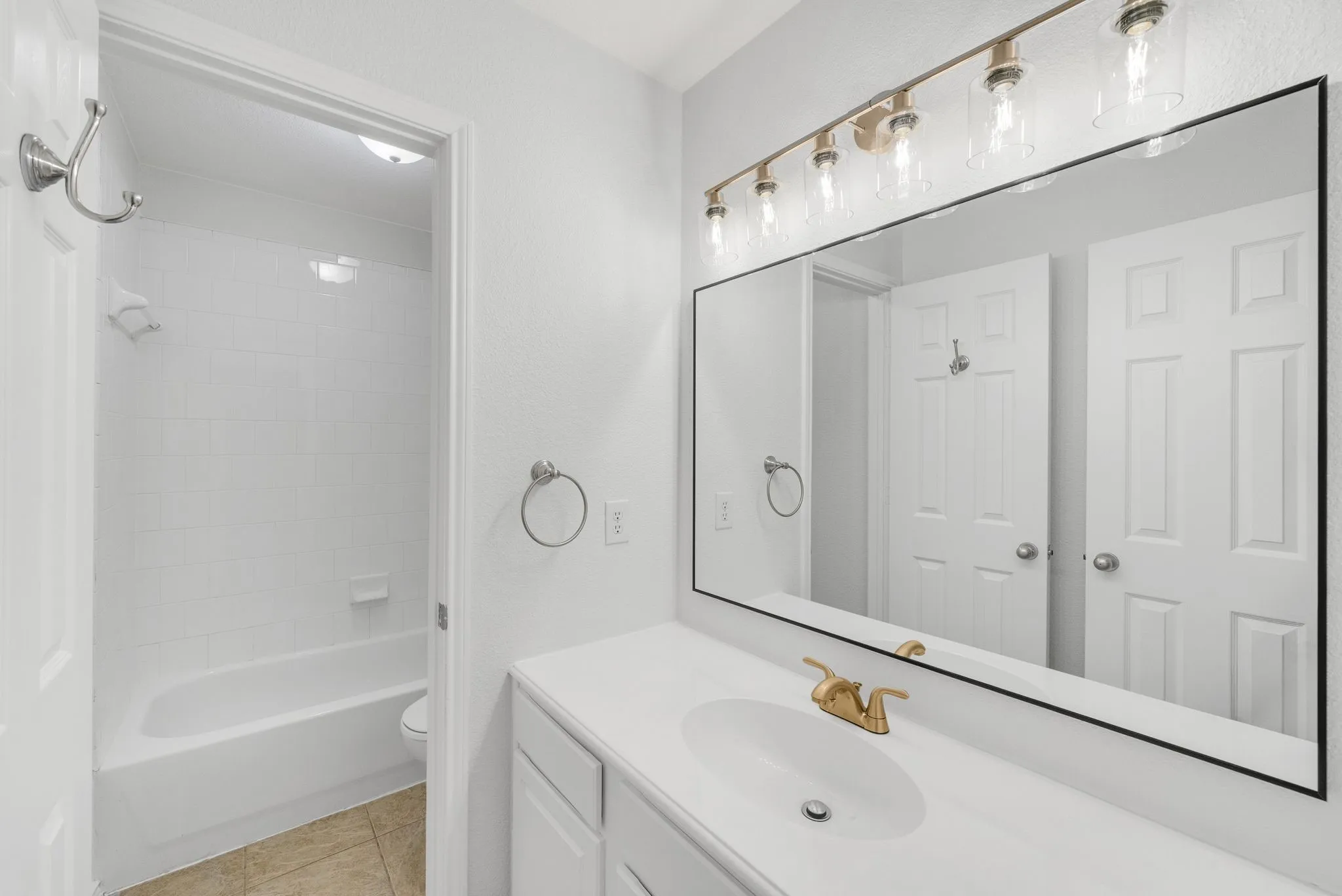 Single Family Residence For Sale in Denton County , 11070 Sonterra Lane, Frisco, Texas 75033, 5 Bedroom, 4 Bathroom, 3 Garage spaces, 3,449 Sqft, built in 2004, mls#21364257, Real Estate Agent in Frisco, Homes For Sale in Denton county, Homes For Sale in Frisco, Realtor in Frisco Texas, Real Estate Brokerage Independent Realty Texas, Luminita Cordes Realtor
