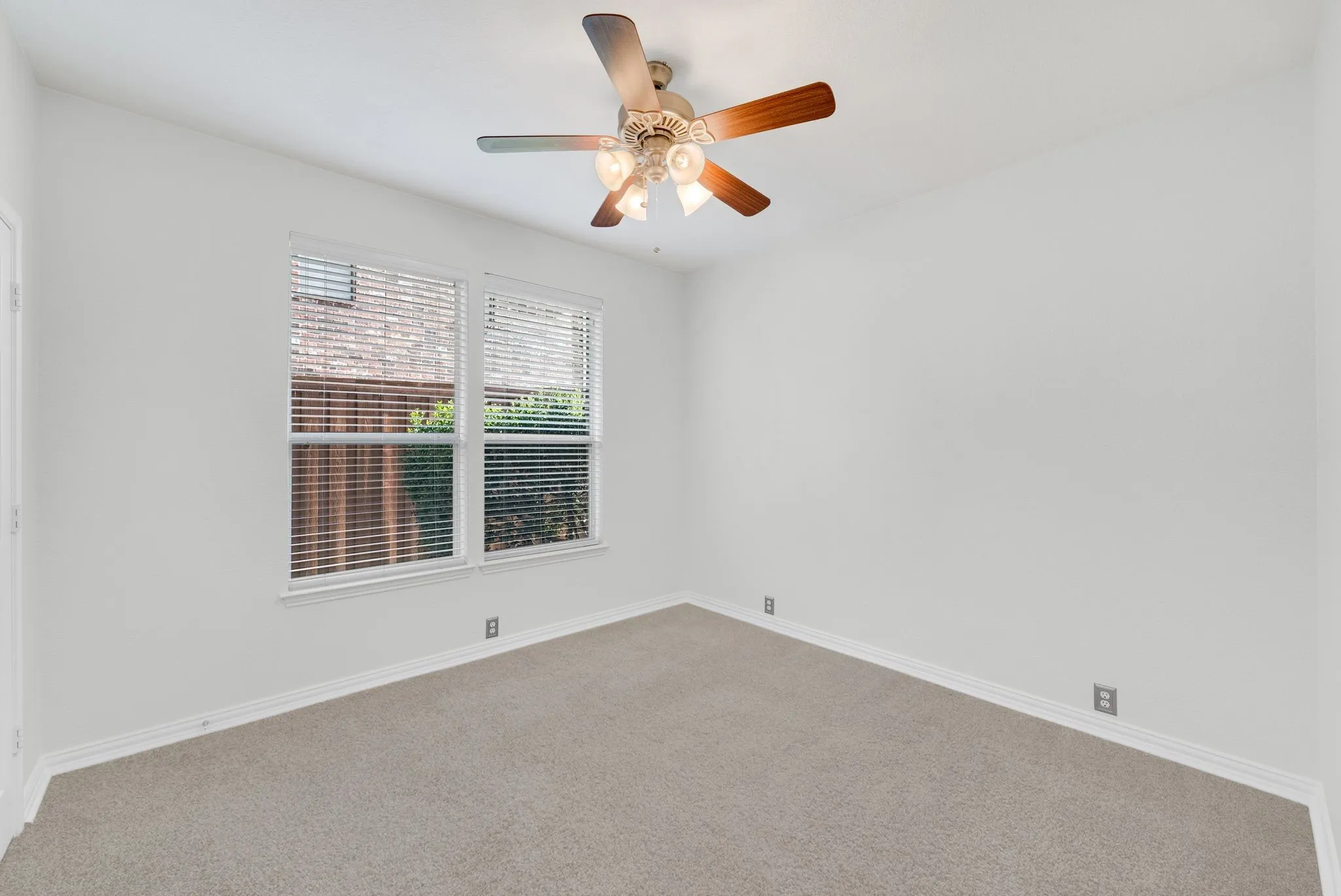 Single Family Residence For Sale in Denton County , 11070 Sonterra Lane, Frisco, Texas 75033, 5 Bedroom, 4 Bathroom, 3 Garage spaces, 3,449 Sqft, built in 2004, mls#21364257, Real Estate Agent in Frisco, Homes For Sale in Denton county, Homes For Sale in Frisco, Realtor in Frisco Texas, Real Estate Brokerage Independent Realty Texas, Luminita Cordes Realtor