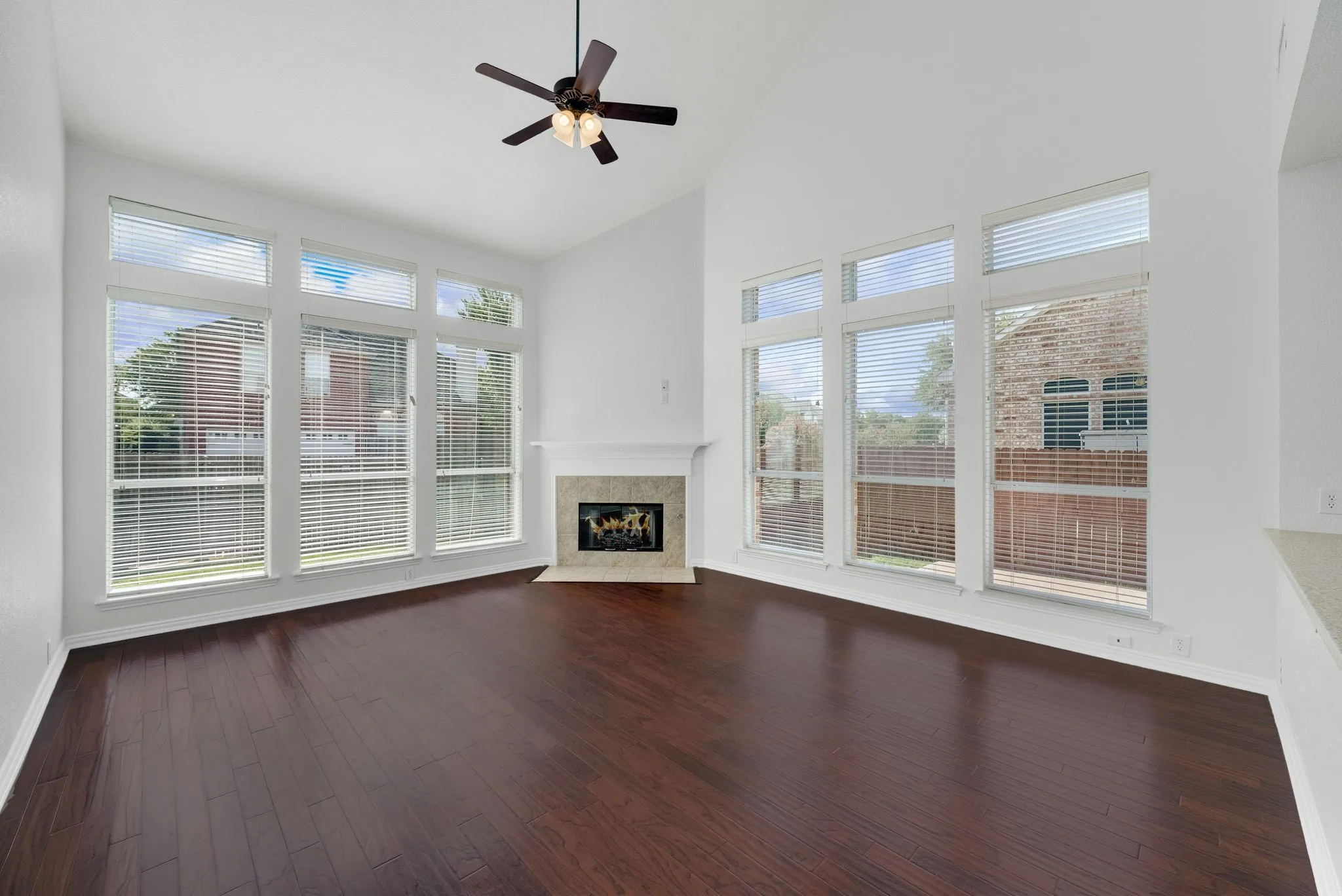 Single Family Residence For Sale in Denton County , 11070 Sonterra Lane, Frisco, Texas 75033, 5 Bedroom, 4 Bathroom, 3 Garage spaces, 3,449 Sqft, built in 2004, mls#21364257, Real Estate Agent in Frisco, Homes For Sale in Denton county, Homes For Sale in Frisco, Realtor in Frisco Texas, Real Estate Brokerage Independent Realty Texas, Luminita Cordes Realtor