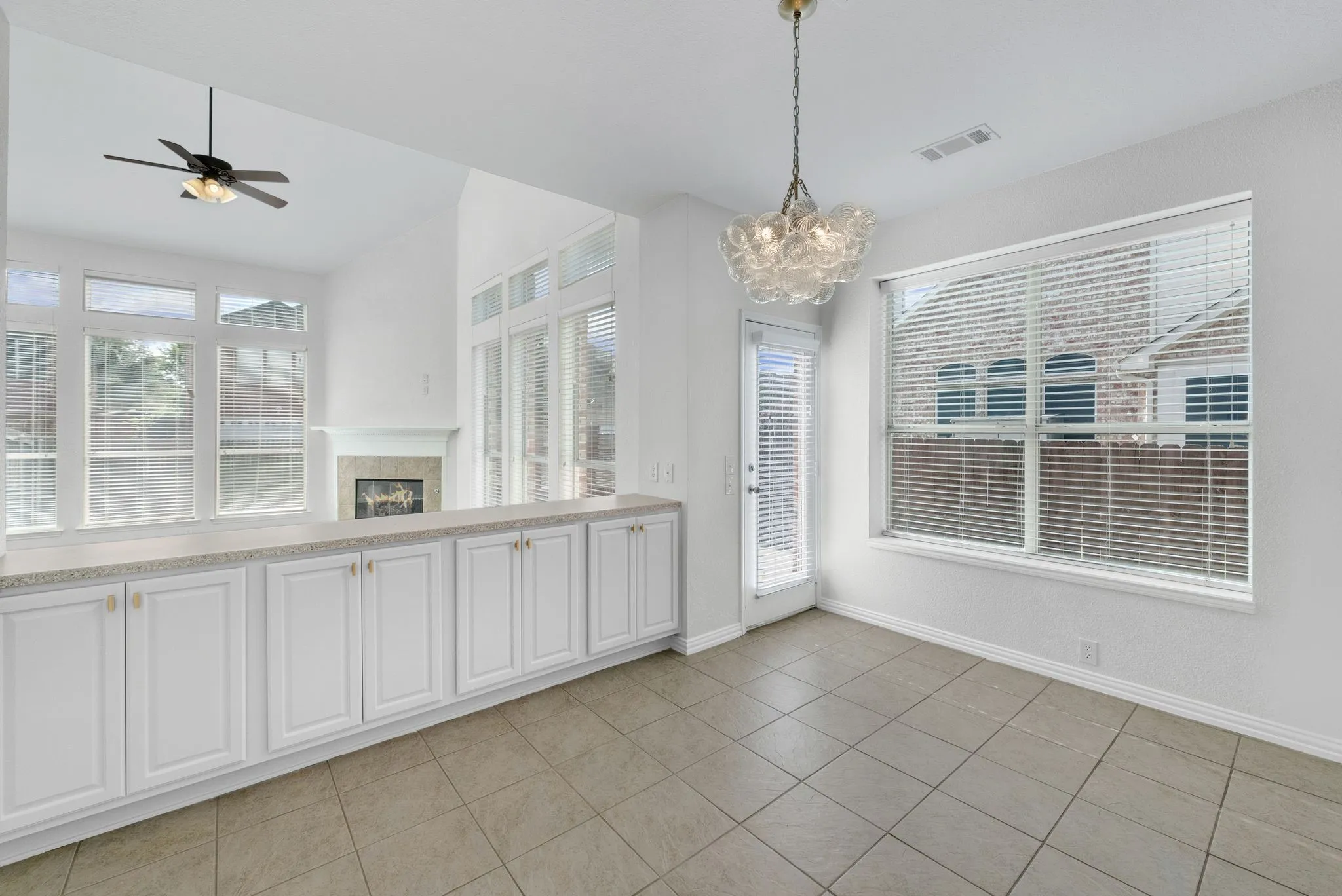 Single Family Residence For Sale in Denton County , 11070 Sonterra Lane, Frisco, Texas 75033, 5 Bedroom, 4 Bathroom, 3 Garage spaces, 3,449 Sqft, built in 2004, mls#21364257, Real Estate Agent in Frisco, Homes For Sale in Denton county, Homes For Sale in Frisco, Realtor in Frisco Texas, Real Estate Brokerage Independent Realty Texas, Luminita Cordes Realtor