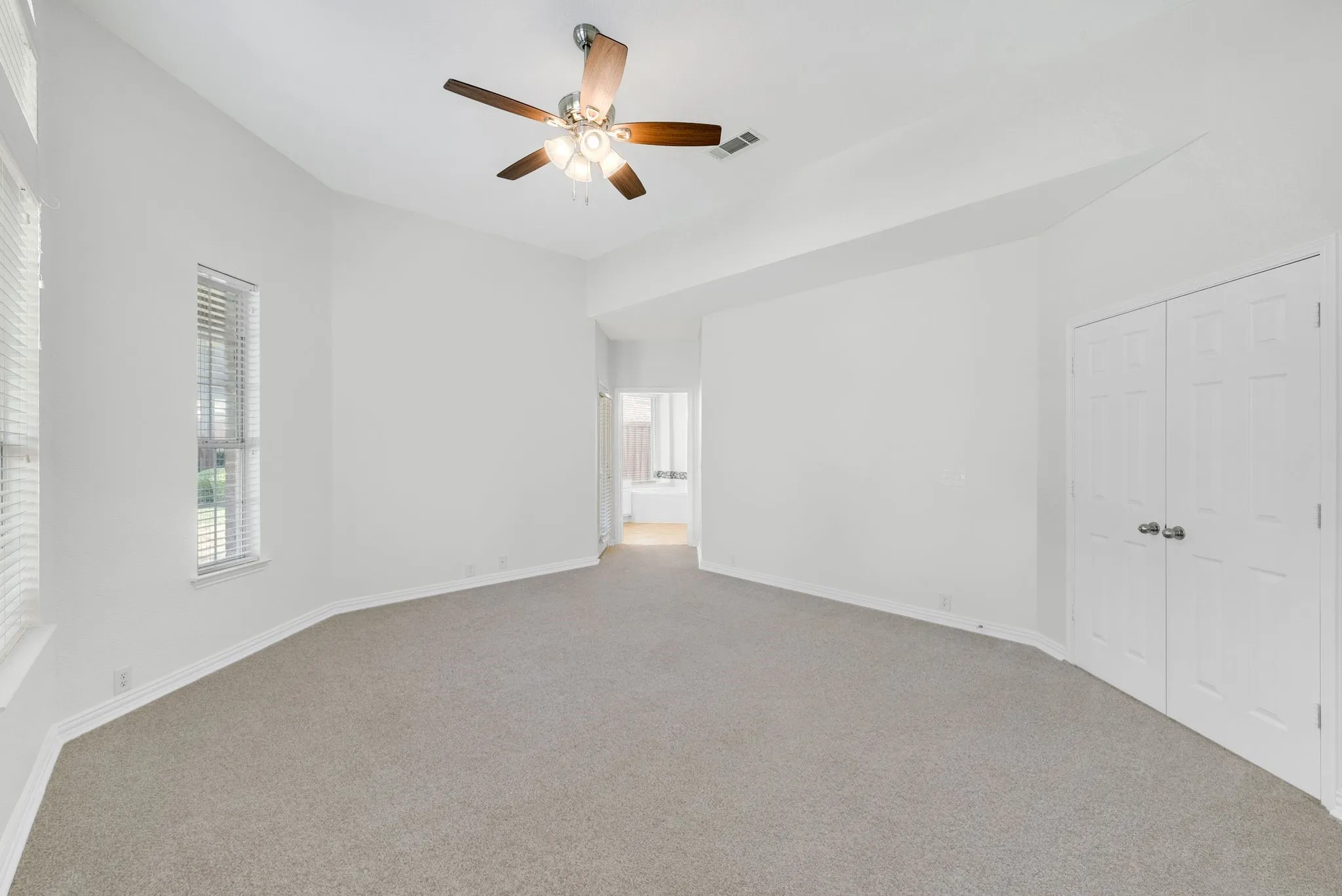 Single Family Residence For Sale in Denton County , 11070 Sonterra Lane, Frisco, Texas 75033, 5 Bedroom, 4 Bathroom, 3 Garage spaces, 3,449 Sqft, built in 2004, mls#21364257, Real Estate Agent in Frisco, Homes For Sale in Denton county, Homes For Sale in Frisco, Realtor in Frisco Texas, Real Estate Brokerage Independent Realty Texas, Luminita Cordes Realtor