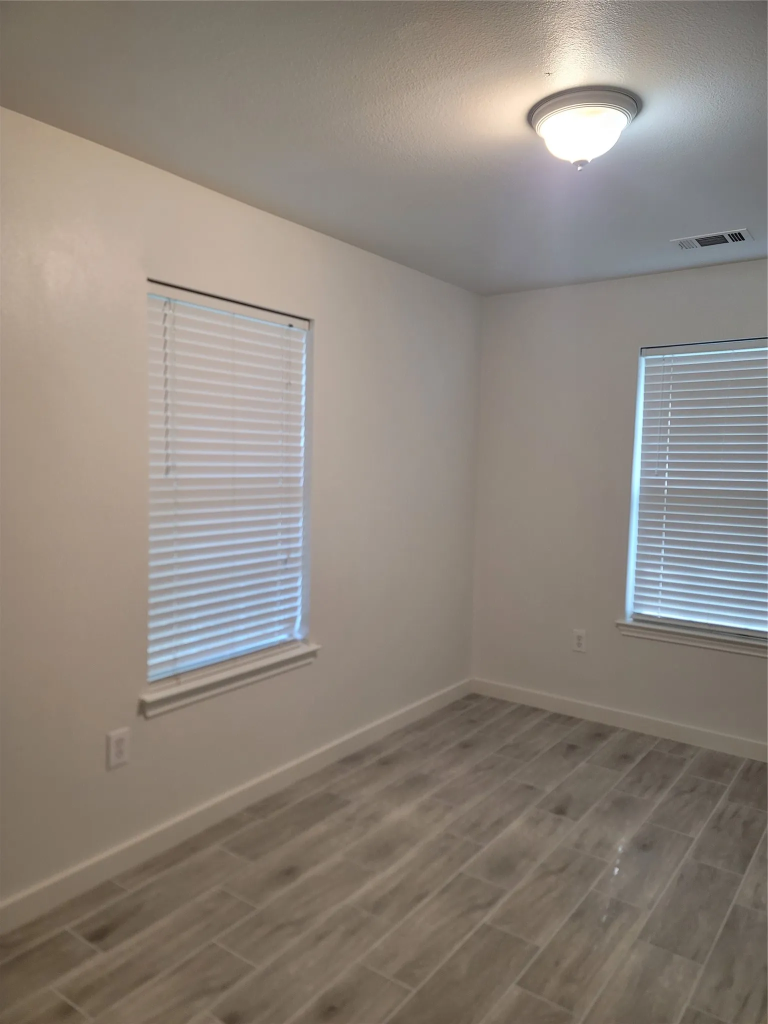 Single Family Residence For Rent in Kaufman County , 910 S Catherine Street, Terrell, Texas 75160, 2 Bedroom, 1 Bathroom, Garage spaces, 880 Sqft, built in 2011, mls#21365473, Real Estate Agent in Terrell, Homes For Rent in Kaufman county, Homes For Rent in Terrell, Realtor in Terrell Texas, Real Estate Brokerage Independent Realty Texas, Luminita Cordes Realtor