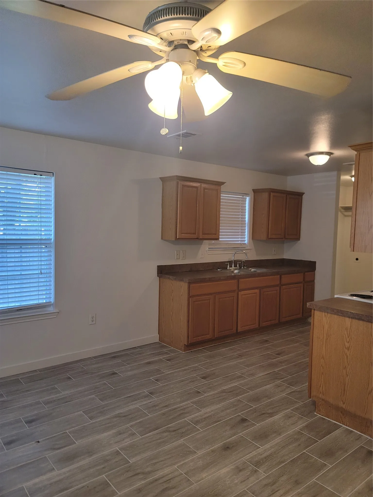 Single Family Residence For Rent in Kaufman County , 910 S Catherine Street, Terrell, Texas 75160, 2 Bedroom, 1 Bathroom, Garage spaces, 880 Sqft, built in 2011, mls#21365473, Real Estate Agent in Terrell, Homes For Rent in Kaufman county, Homes For Rent in Terrell, Realtor in Terrell Texas, Real Estate Brokerage Independent Realty Texas, Luminita Cordes Realtor