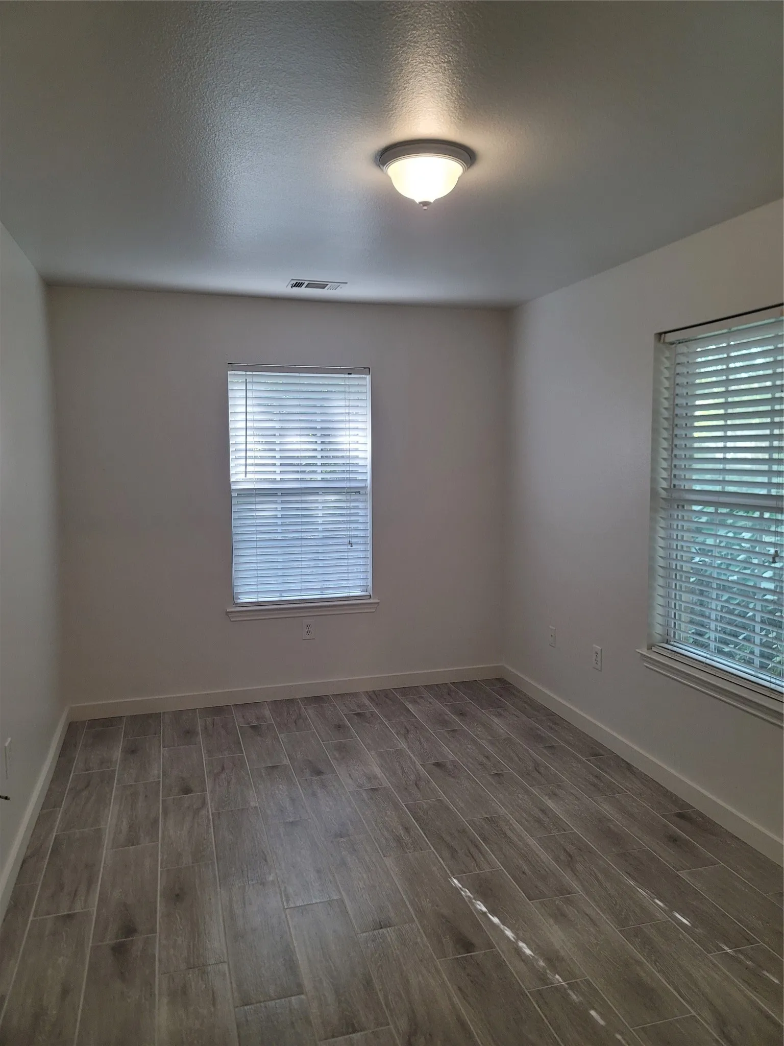 Single Family Residence For Rent in Kaufman County , 910 S Catherine Street, Terrell, Texas 75160, 2 Bedroom, 1 Bathroom, Garage spaces, 880 Sqft, built in 2011, mls#21365473, Real Estate Agent in Terrell, Homes For Rent in Kaufman county, Homes For Rent in Terrell, Realtor in Terrell Texas, Real Estate Brokerage Independent Realty Texas, Luminita Cordes Realtor