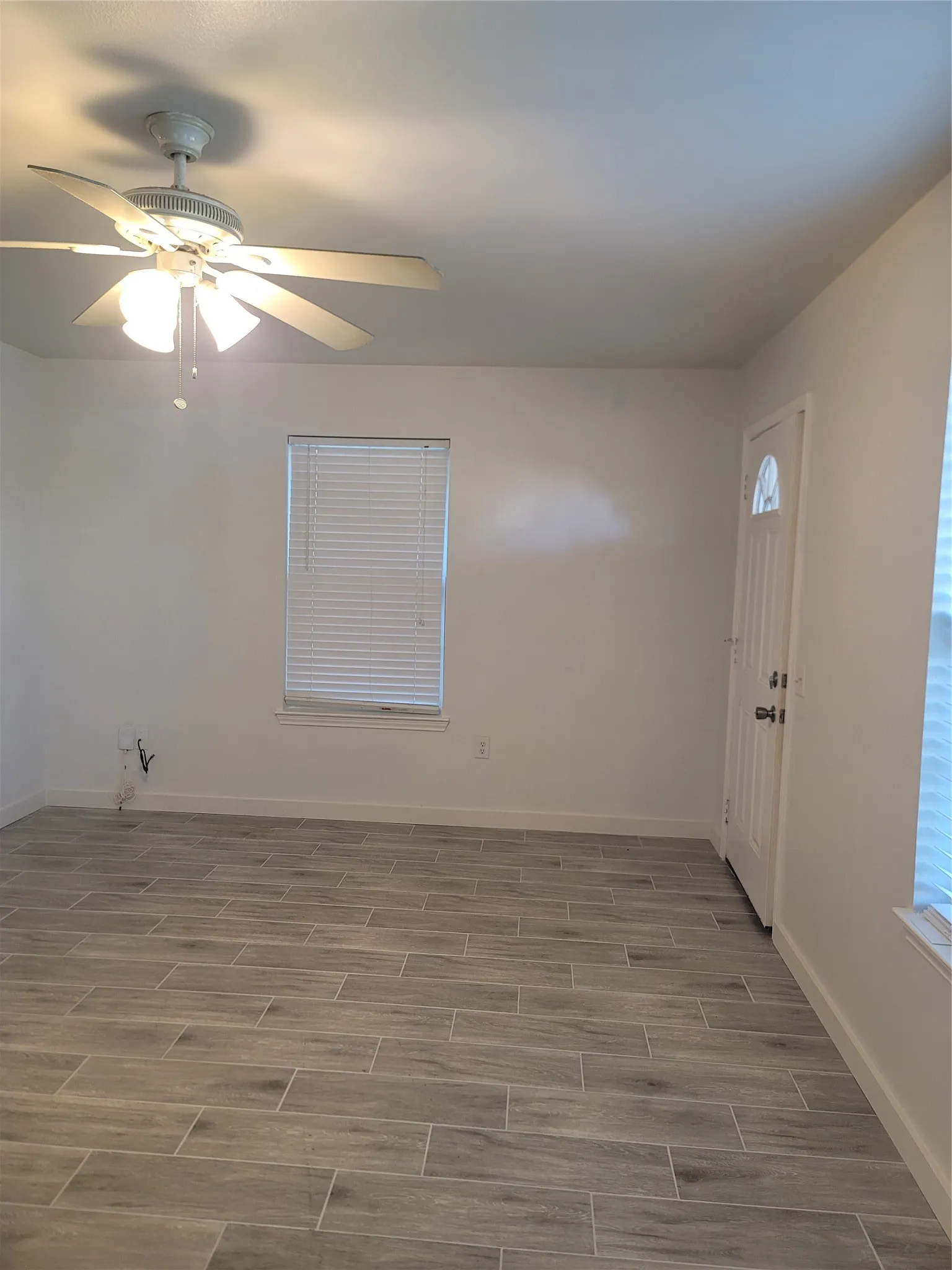 Single Family Residence For Rent in Kaufman County , 910 S Catherine Street, Terrell, Texas 75160, 2 Bedroom, 1 Bathroom, Garage spaces, 880 Sqft, built in 2011, mls#21365473, Real Estate Agent in Terrell, Homes For Rent in Kaufman county, Homes For Rent in Terrell, Realtor in Terrell Texas, Real Estate Brokerage Independent Realty Texas, Luminita Cordes Realtor