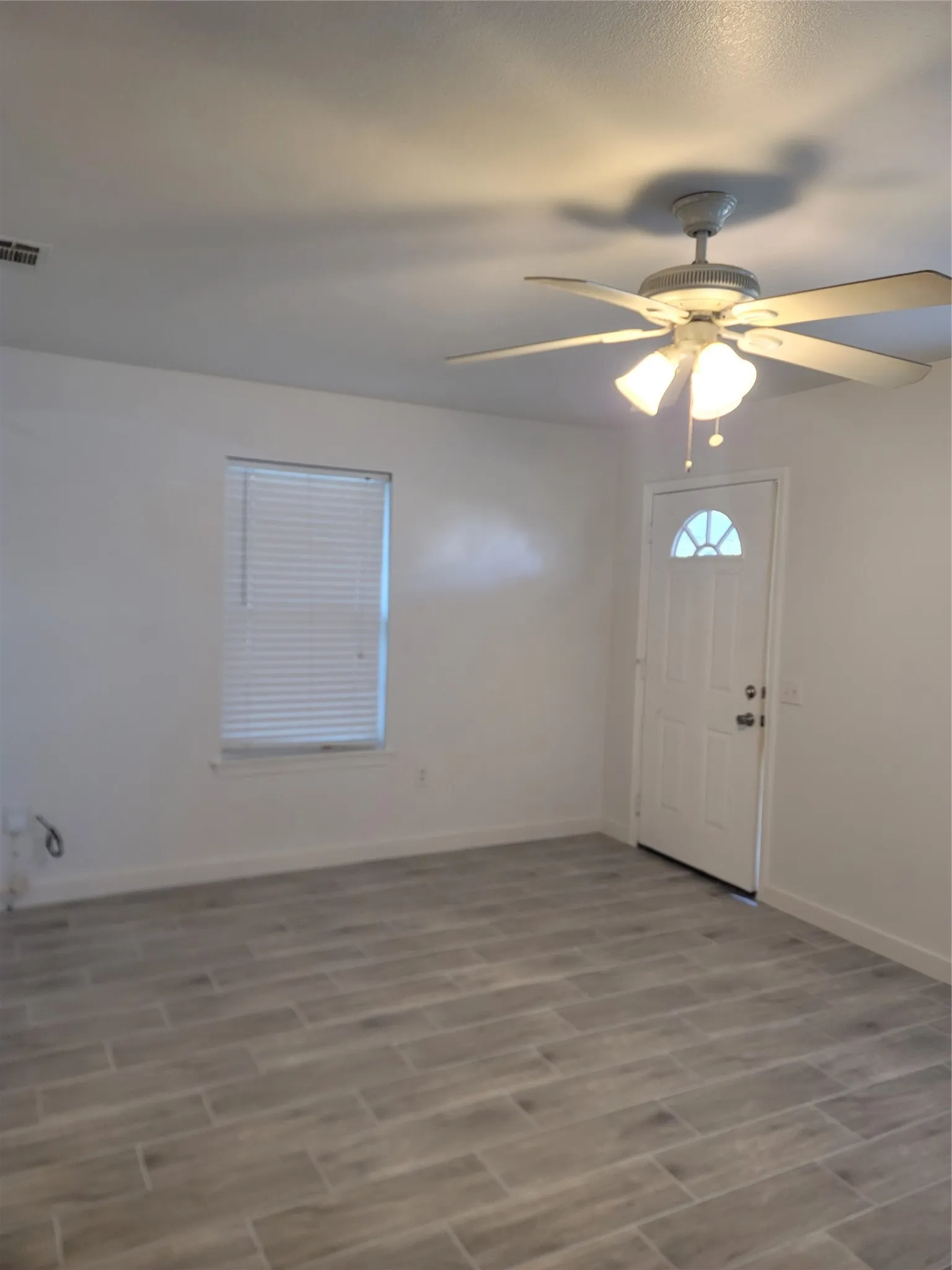 Single Family Residence For Rent in Kaufman County , 910 S Catherine Street, Terrell, Texas 75160, 2 Bedroom, 1 Bathroom, Garage spaces, 880 Sqft, built in 2011, mls#21365473, Real Estate Agent in Terrell, Homes For Rent in Kaufman county, Homes For Rent in Terrell, Realtor in Terrell Texas, Real Estate Brokerage Independent Realty Texas, Luminita Cordes Realtor