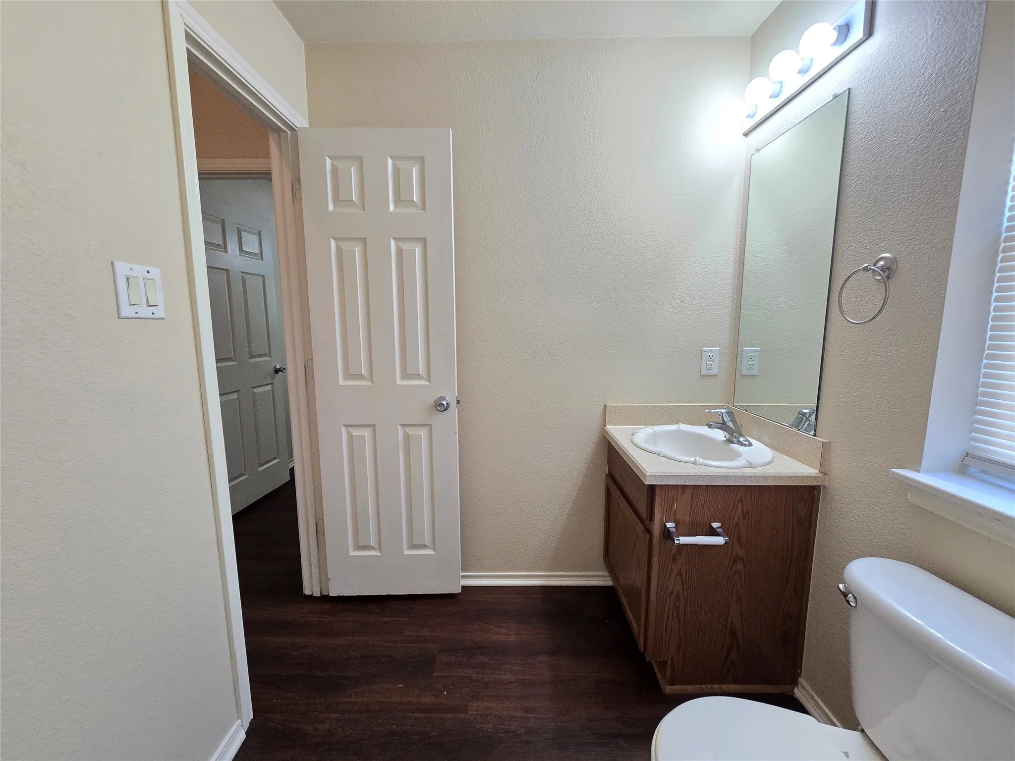 Hall bathroom is next to the third bedroom.