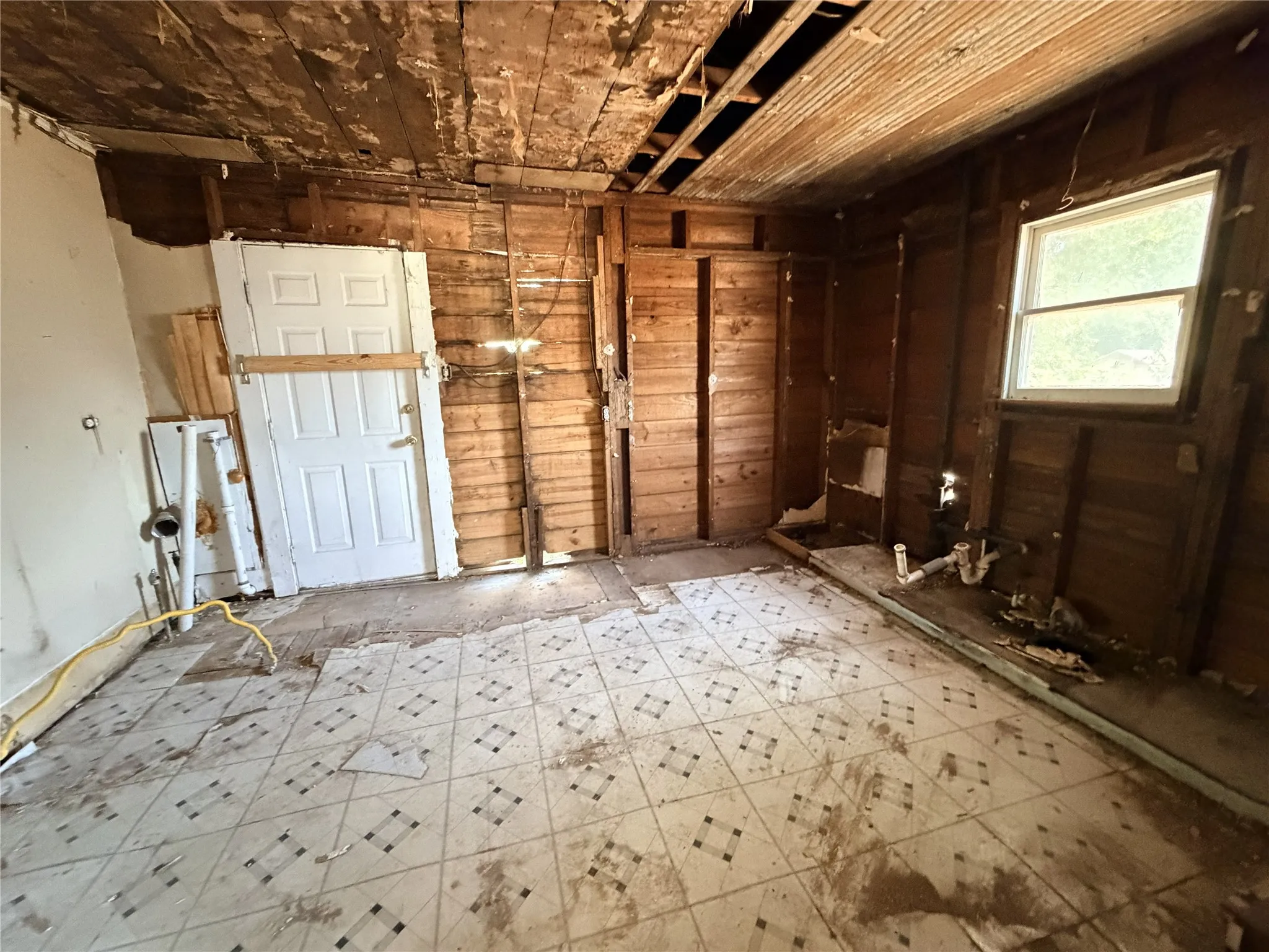 Single Family Residence For Sale in Navarro County , 304 E 1st Avenue, Corsicana, Texas 75110, 3 Bedroom, 1 Bathroom, Garage spaces, 1,400 Sqft, built in 1950, mls#21364492, Real Estate Agent in Corsicana, Homes For Sale in Navarro county, Homes For Sale in Corsicana, Realtor in Corsicana Texas, Real Estate Brokerage Independent Realty Texas, Luminita Cordes Realtor