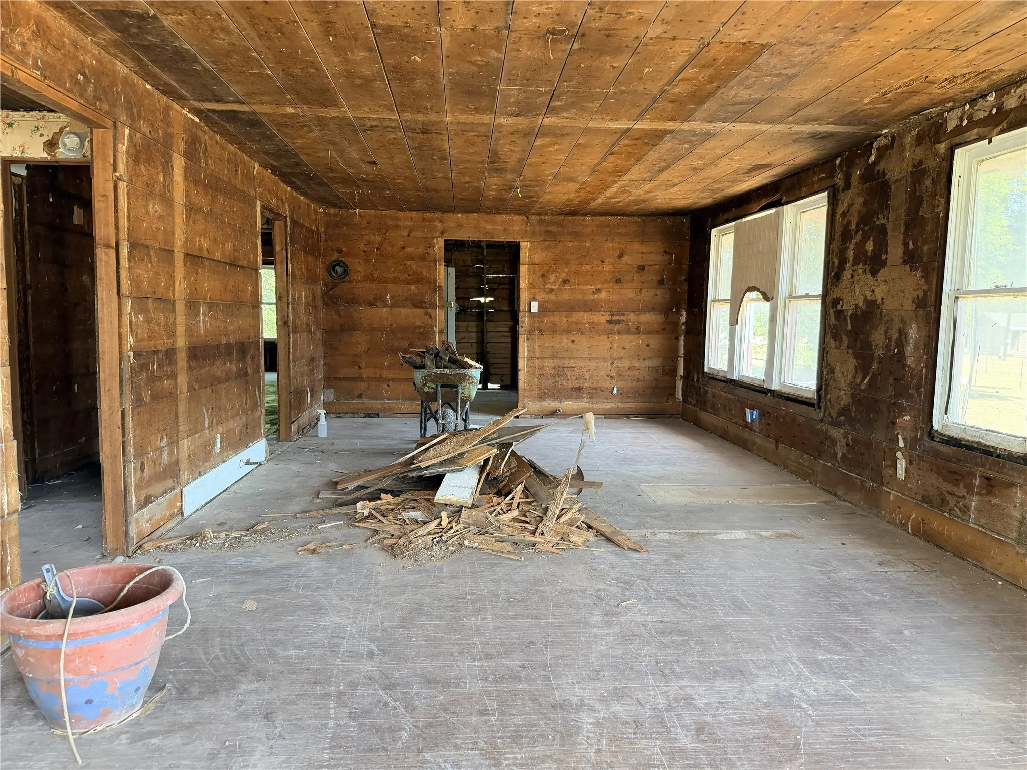Single Family Residence For Sale in Navarro County , 304 E 1st Avenue, Corsicana, Texas 75110, 3 Bedroom, 1 Bathroom, Garage spaces, 1,400 Sqft, built in 1950, mls#21364492, Real Estate Agent in Corsicana, Homes For Sale in Navarro county, Homes For Sale in Corsicana, Realtor in Corsicana Texas, Real Estate Brokerage Independent Realty Texas, Luminita Cordes Realtor