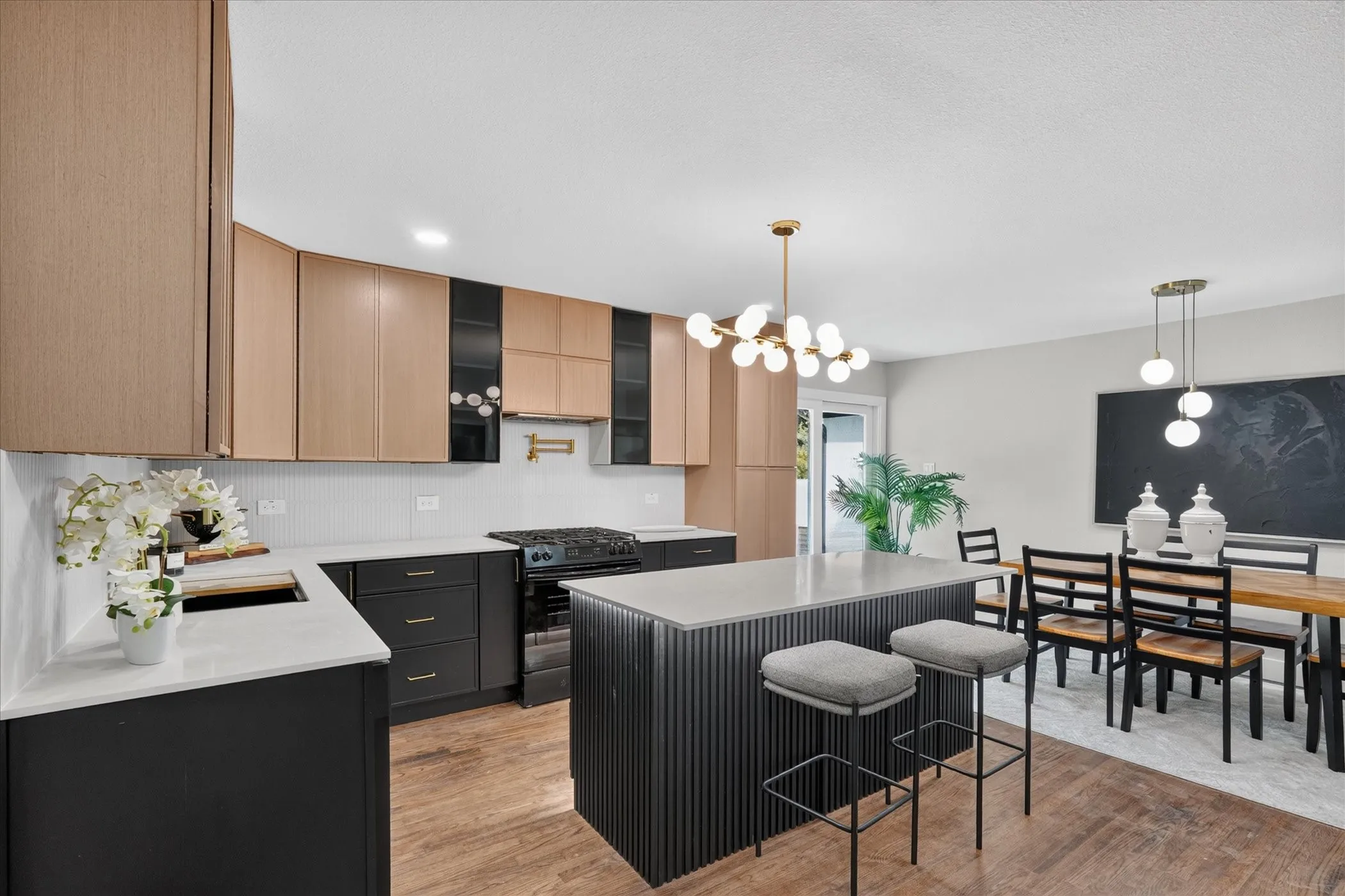 Single Family Residence For Sale in Dallas County , 2208 Springhill Drive, Dallas, Texas 75228, 3 Bedroom, 2 Bathroom, 1 Garage spaces, 1,344 Sqft, built in 1954, mls#21364860, Real Estate Agent in Dallas, Homes For Sale in Dallas county, Homes For Sale in Dallas, Realtor in Dallas Texas, Real Estate Brokerage Independent Realty Texas, Luminita Cordes Realtor