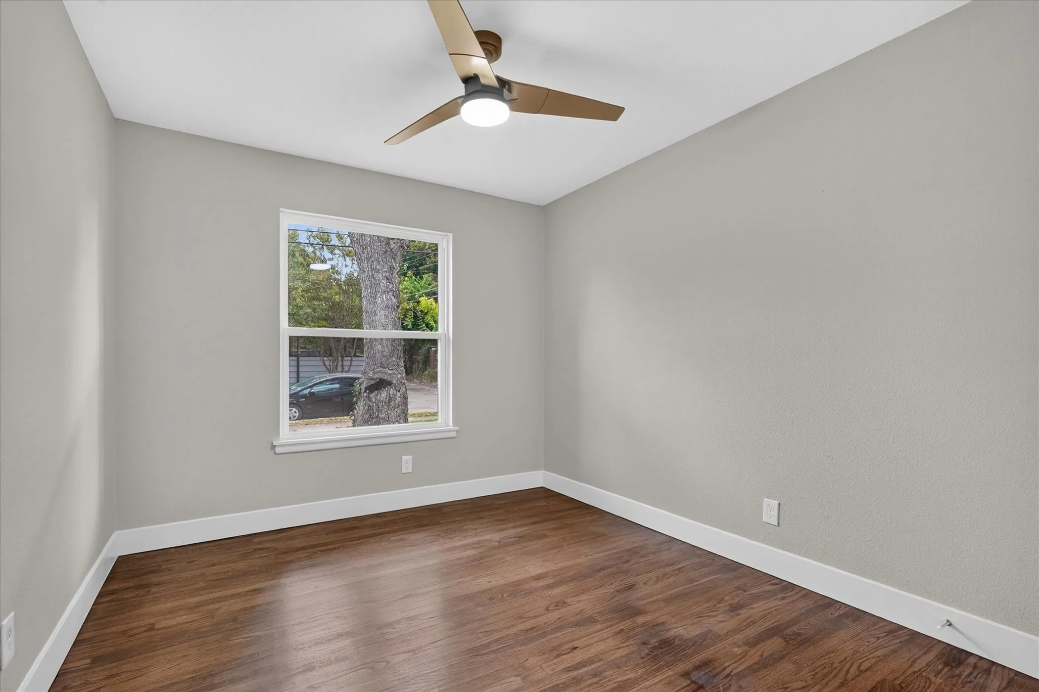 Single Family Residence For Sale in Dallas County , 2208 Springhill Drive, Dallas, Texas 75228, 3 Bedroom, 2 Bathroom, 1 Garage spaces, 1,344 Sqft, built in 1954, mls#21364860, Real Estate Agent in Dallas, Homes For Sale in Dallas county, Homes For Sale in Dallas, Realtor in Dallas Texas, Real Estate Brokerage Independent Realty Texas, Luminita Cordes Realtor