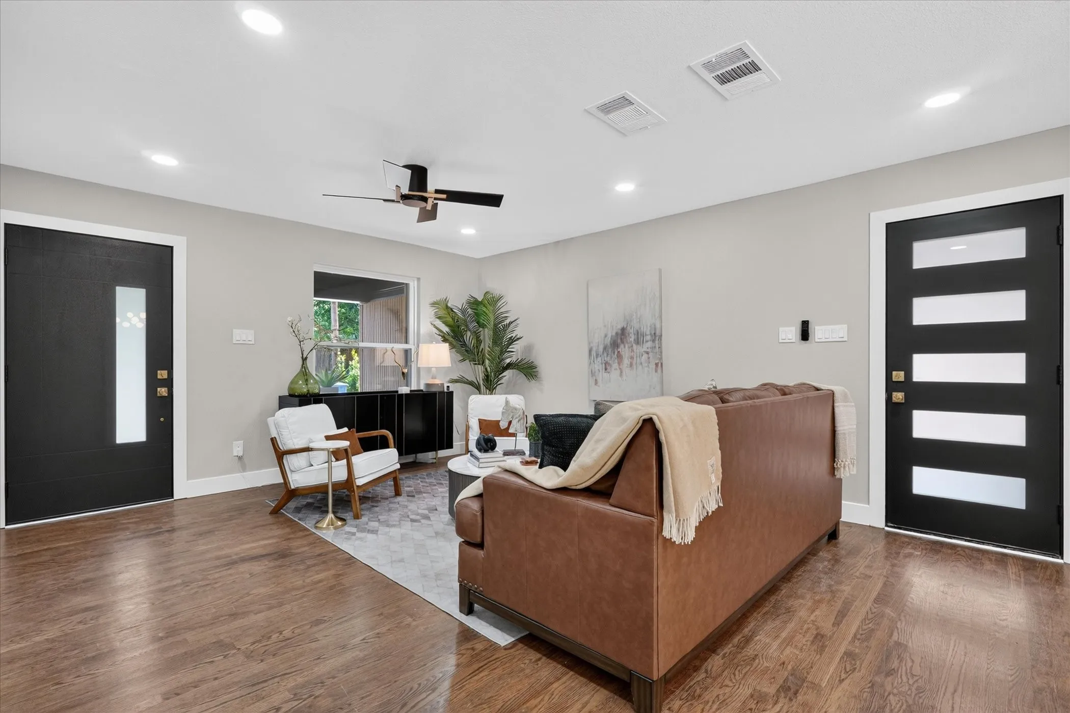 Single Family Residence For Sale in Dallas County , 2208 Springhill Drive, Dallas, Texas 75228, 3 Bedroom, 2 Bathroom, 1 Garage spaces, 1,344 Sqft, built in 1954, mls#21364860, Real Estate Agent in Dallas, Homes For Sale in Dallas county, Homes For Sale in Dallas, Realtor in Dallas Texas, Real Estate Brokerage Independent Realty Texas, Luminita Cordes Realtor