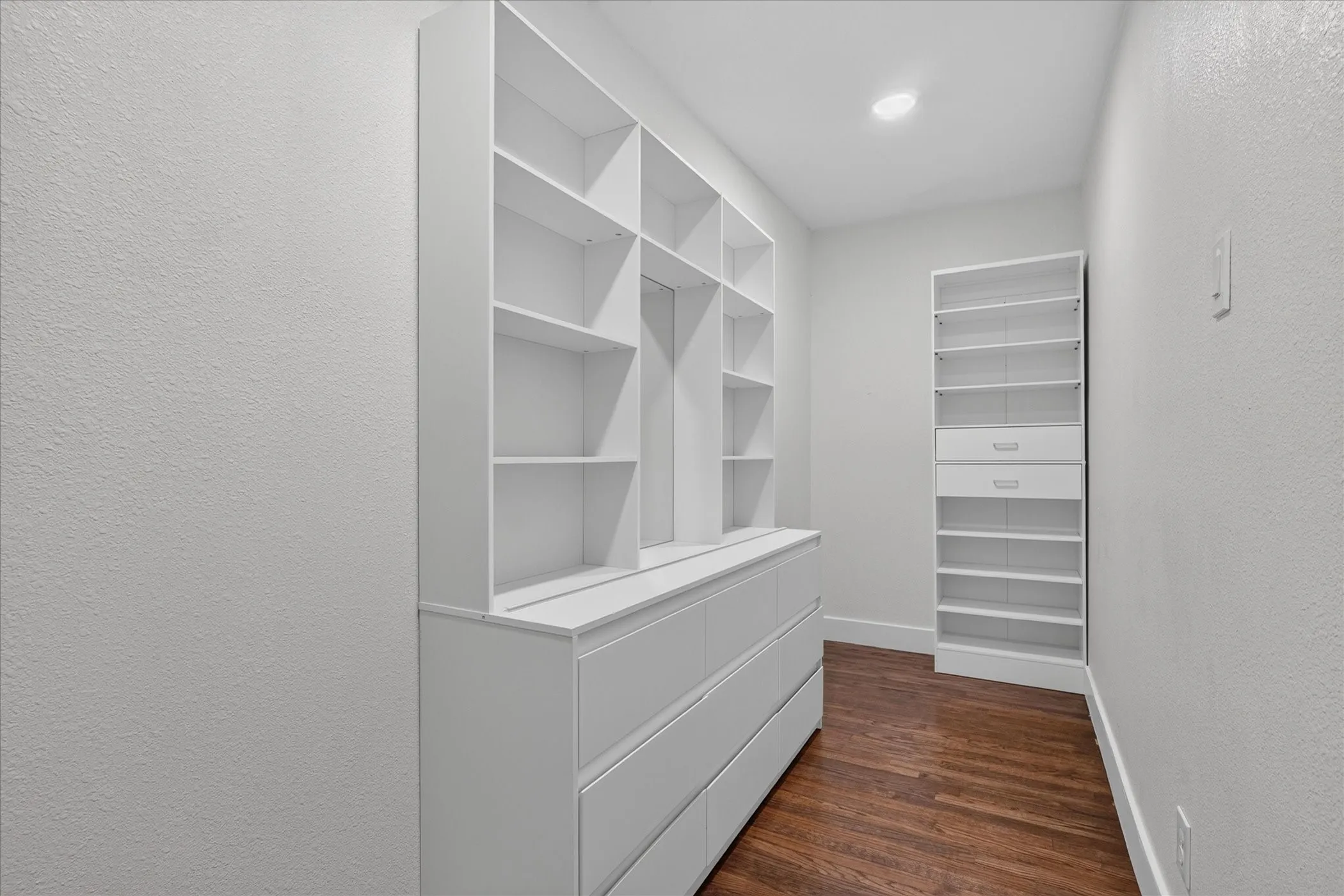 Single Family Residence For Sale in Dallas County , 2208 Springhill Drive, Dallas, Texas 75228, 3 Bedroom, 2 Bathroom, 1 Garage spaces, 1,344 Sqft, built in 1954, mls#21364860, Real Estate Agent in Dallas, Homes For Sale in Dallas county, Homes For Sale in Dallas, Realtor in Dallas Texas, Real Estate Brokerage Independent Realty Texas, Luminita Cordes Realtor