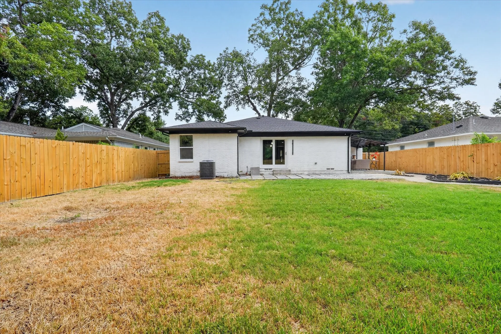 Single Family Residence For Sale in Dallas County , 2208 Springhill Drive, Dallas, Texas 75228, 3 Bedroom, 2 Bathroom, 1 Garage spaces, 1,344 Sqft, built in 1954, mls#21364860, Real Estate Agent in Dallas, Homes For Sale in Dallas county, Homes For Sale in Dallas, Realtor in Dallas Texas, Real Estate Brokerage Independent Realty Texas, Luminita Cordes Realtor