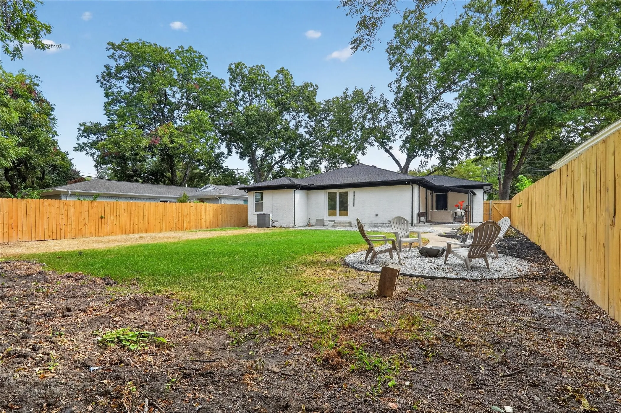 Single Family Residence For Sale in Dallas County , 2208 Springhill Drive, Dallas, Texas 75228, 3 Bedroom, 2 Bathroom, 1 Garage spaces, 1,344 Sqft, built in 1954, mls#21364860, Real Estate Agent in Dallas, Homes For Sale in Dallas county, Homes For Sale in Dallas, Realtor in Dallas Texas, Real Estate Brokerage Independent Realty Texas, Luminita Cordes Realtor