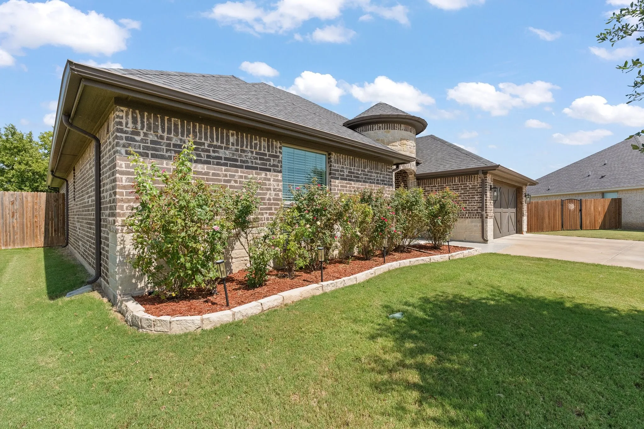 Single Family Residence For Sale in Johnson County , 103 Nolan River Run, Godley, Texas 76044, 3 Bedroom, 2 Bathroom, 2 Garage spaces, 1,884 Sqft, built in 2019, mls#21364224, Real Estate Agent in Godley, Homes For Sale in Johnson county, Homes For Sale in Godley, Realtor in Godley Texas, Real Estate Brokerage Independent Realty Texas, Luminita Cordes Realtor