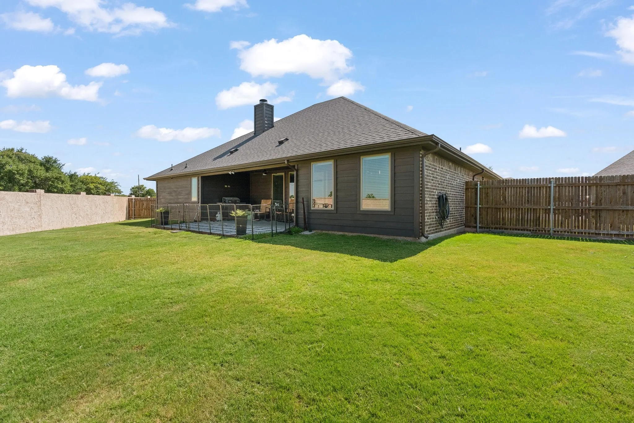 Single Family Residence For Sale in Johnson County , 103 Nolan River Run, Godley, Texas 76044, 3 Bedroom, 2 Bathroom, 2 Garage spaces, 1,884 Sqft, built in 2019, mls#21364224, Real Estate Agent in Godley, Homes For Sale in Johnson county, Homes For Sale in Godley, Realtor in Godley Texas, Real Estate Brokerage Independent Realty Texas, Luminita Cordes Realtor