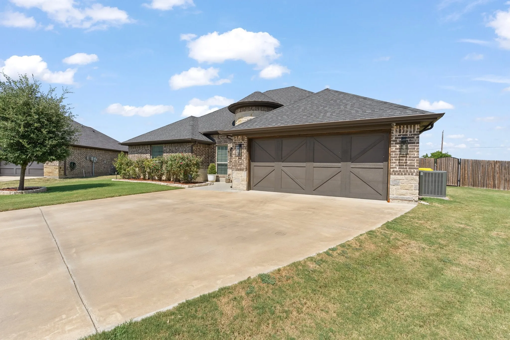 Single Family Residence For Sale in Johnson County , 103 Nolan River Run, Godley, Texas 76044, 3 Bedroom, 2 Bathroom, 2 Garage spaces, 1,884 Sqft, built in 2019, mls#21364224, Real Estate Agent in Godley, Homes For Sale in Johnson county, Homes For Sale in Godley, Realtor in Godley Texas, Real Estate Brokerage Independent Realty Texas, Luminita Cordes Realtor