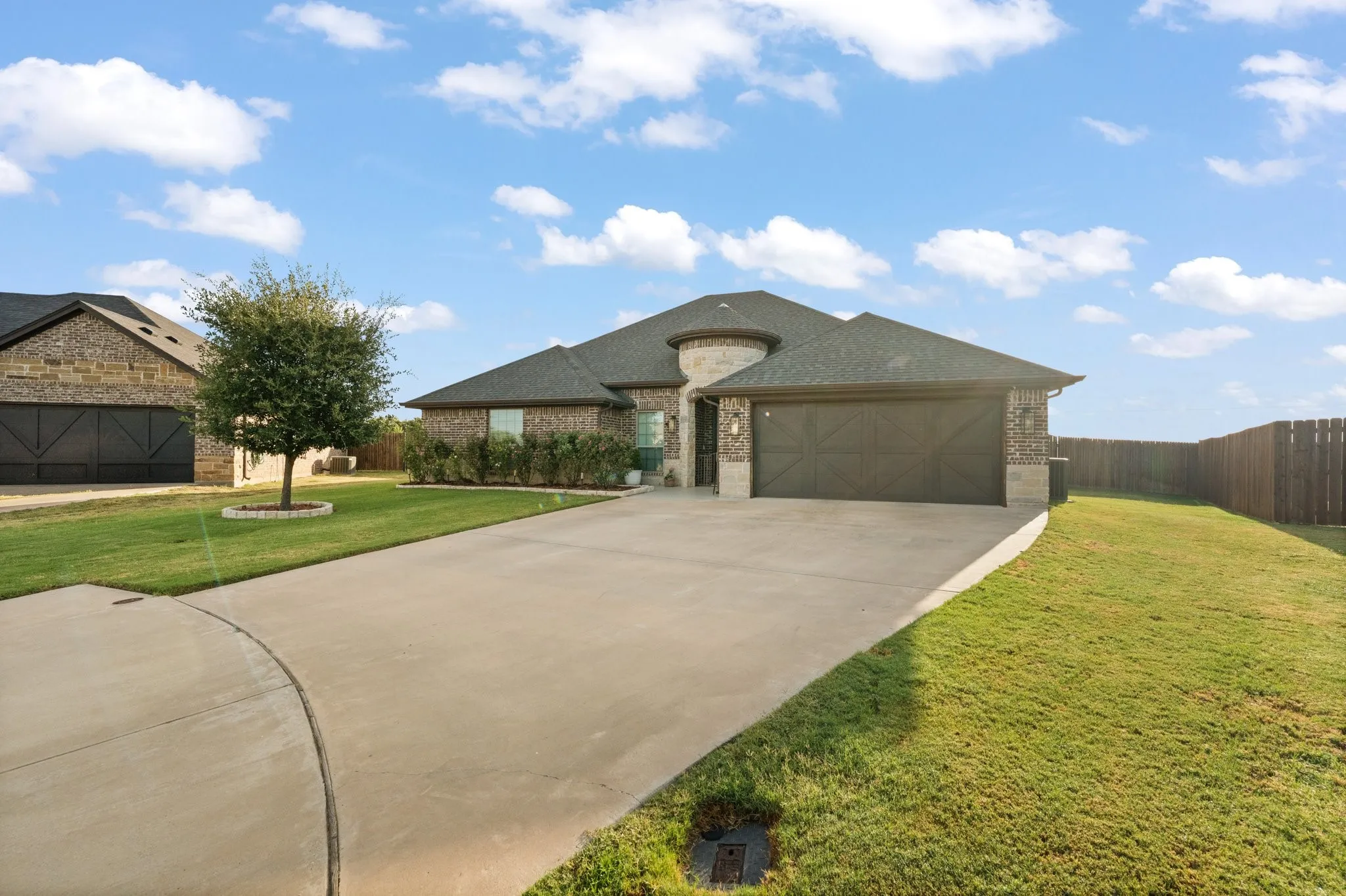 Single Family Residence For Sale in Johnson County , 103 Nolan River Run, Godley, Texas 76044, 3 Bedroom, 2 Bathroom, 2 Garage spaces, 1,884 Sqft, built in 2019, mls#21364224, Real Estate Agent in Godley, Homes For Sale in Johnson county, Homes For Sale in Godley, Realtor in Godley Texas, Real Estate Brokerage Independent Realty Texas, Luminita Cordes Realtor