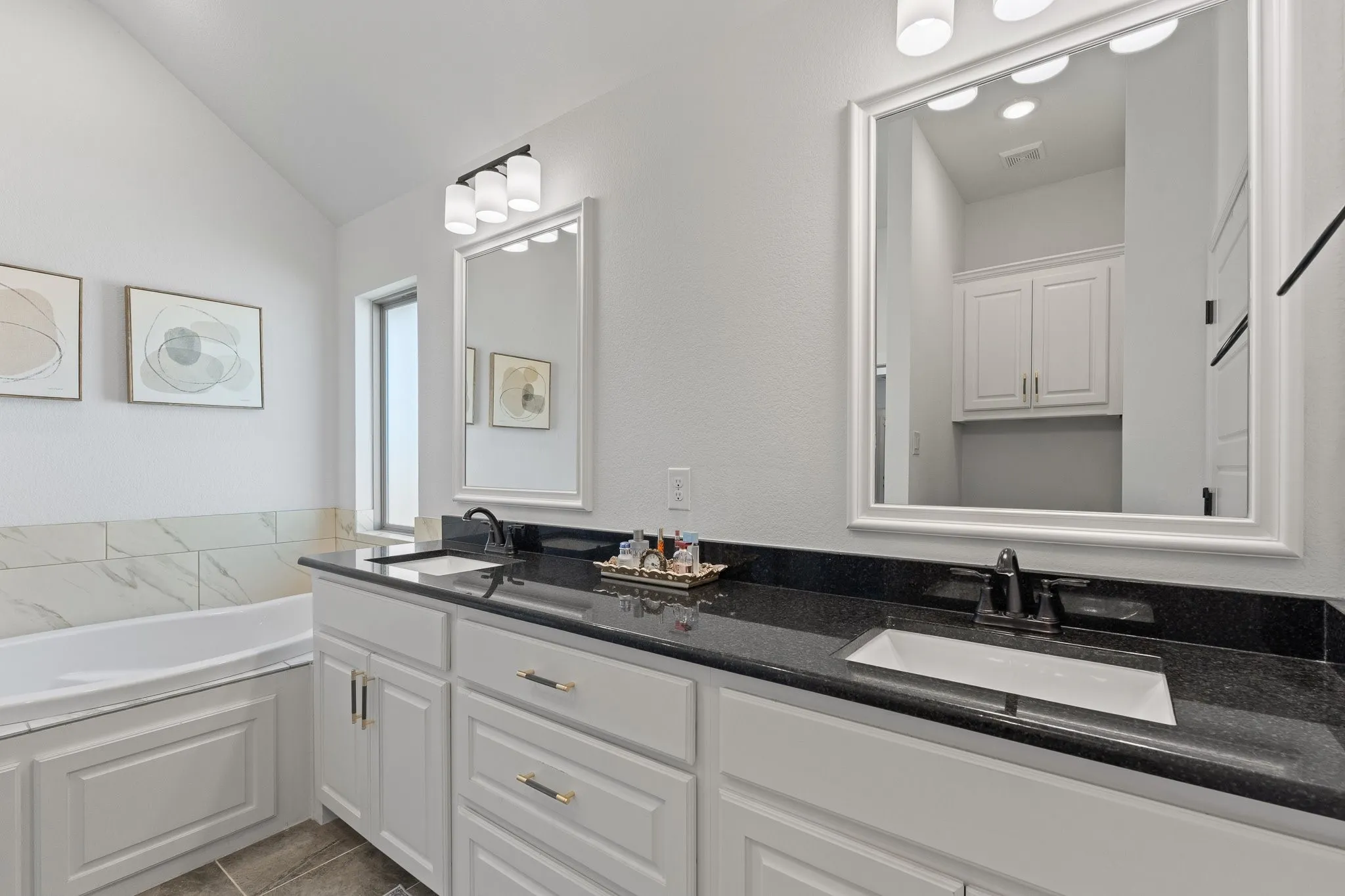 Single Family Residence For Sale in Johnson County , 103 Nolan River Run, Godley, Texas 76044, 3 Bedroom, 2 Bathroom, 2 Garage spaces, 1,884 Sqft, built in 2019, mls#21364224, Real Estate Agent in Godley, Homes For Sale in Johnson county, Homes For Sale in Godley, Realtor in Godley Texas, Real Estate Brokerage Independent Realty Texas, Luminita Cordes Realtor