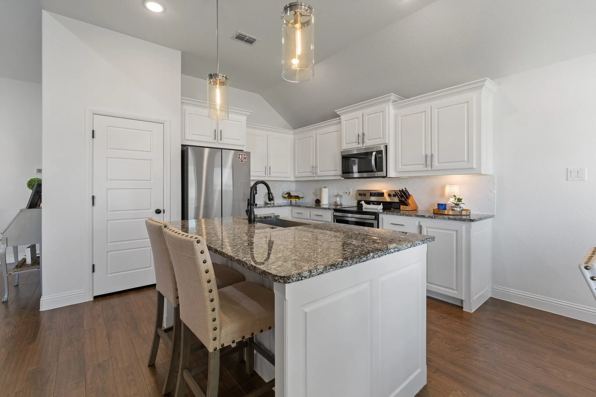 Single Family Residence For Sale in Johnson County , 103 Nolan River Run, Godley, Texas 76044, 3 Bedroom, 2 Bathroom, 2 Garage spaces, 1,884 Sqft, built in 2019, mls#21364224, Real Estate Agent in Godley, Homes For Sale in Johnson county, Homes For Sale in Godley, Realtor in Godley Texas, Real Estate Brokerage Independent Realty Texas, Luminita Cordes Realtor