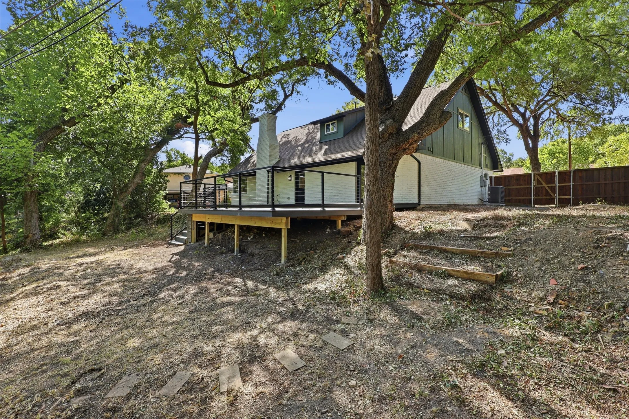 Single Family Residence For Sale in Collin County , 2123 Greenbriar Lane, Plano, Texas 75074, 4 Bedroom, 4 Bathroom, 2 Garage spaces, 1,999 Sqft, built in 1969, mls#21355910, Real Estate Agent in Plano, Homes For Sale in Collin county, Homes For Sale in Plano, Realtor in Plano Texas, Real Estate Brokerage Independent Realty Texas, Luminita Cordes Realtor