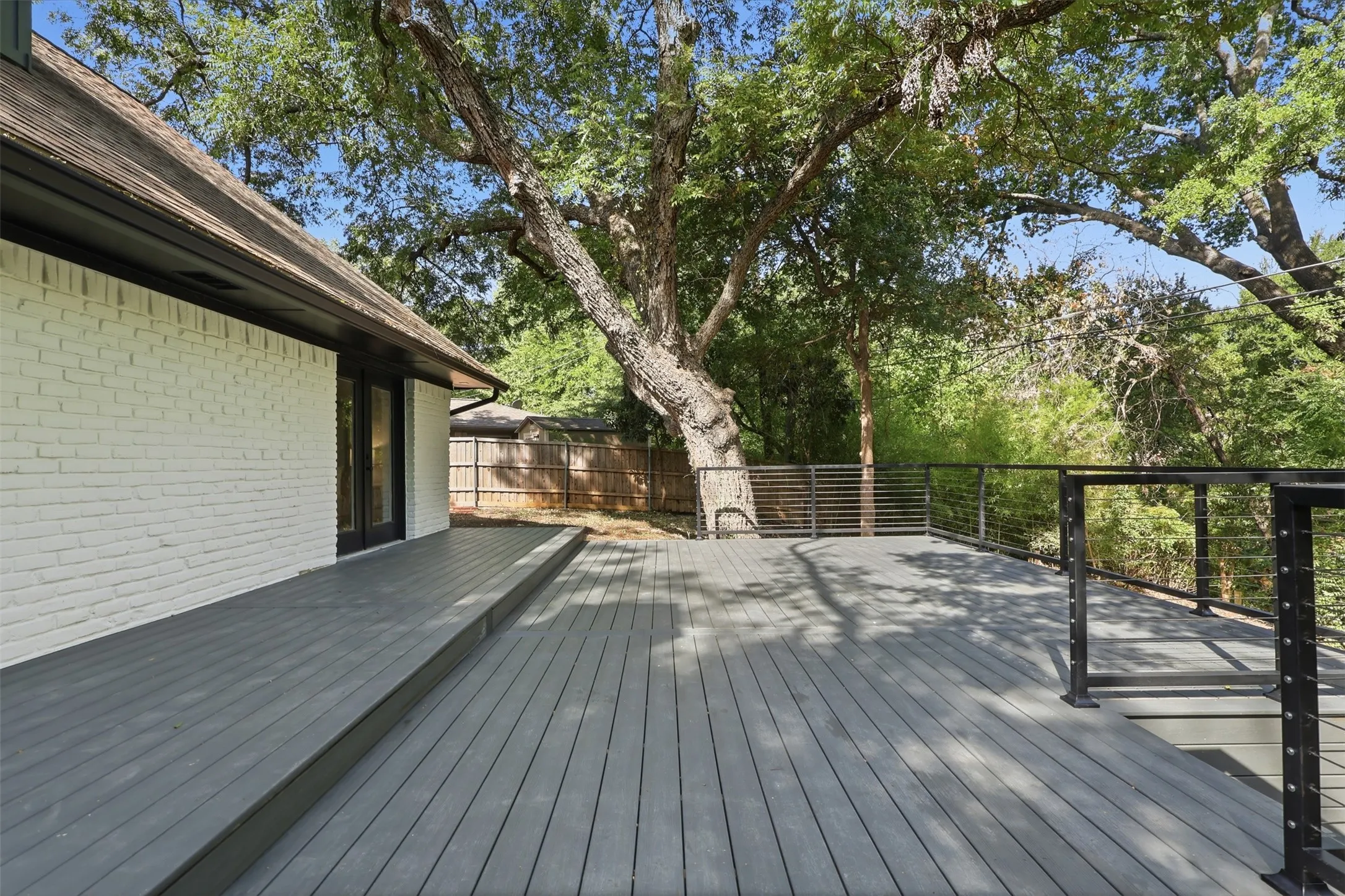 Single Family Residence For Sale in Collin County , 2123 Greenbriar Lane, Plano, Texas 75074, 4 Bedroom, 4 Bathroom, 2 Garage spaces, 1,999 Sqft, built in 1969, mls#21355910, Real Estate Agent in Plano, Homes For Sale in Collin county, Homes For Sale in Plano, Realtor in Plano Texas, Real Estate Brokerage Independent Realty Texas, Luminita Cordes Realtor